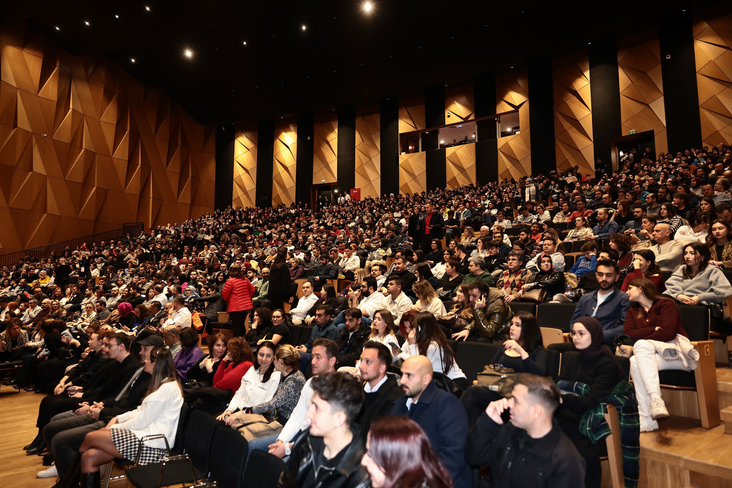 Denizli Komedi Sahnesi Tüm Hızıyla Devam Ediyor (1)