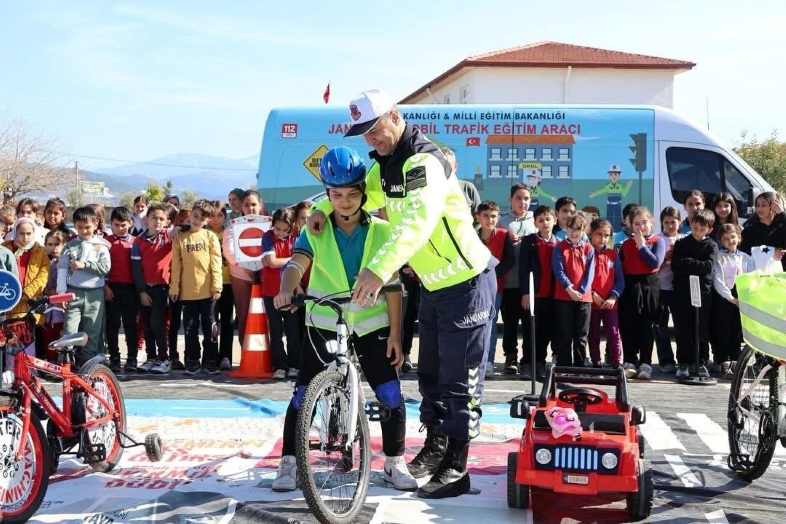 Gazipasada Cocuklara Trafik Bilinci Asilandi (3)