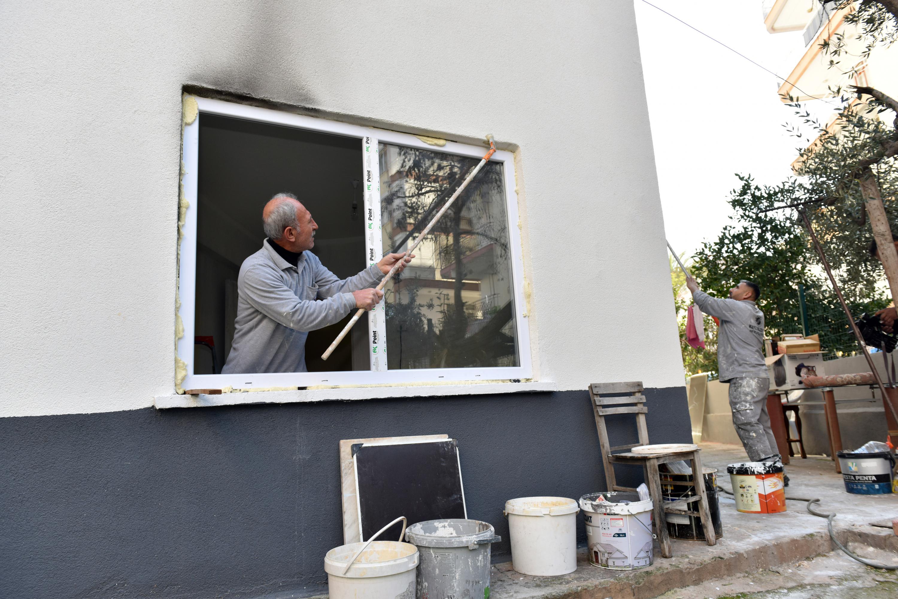 Kepez Belediyesi, Yangin Magduru Ciftin Evini Yeniledi 8