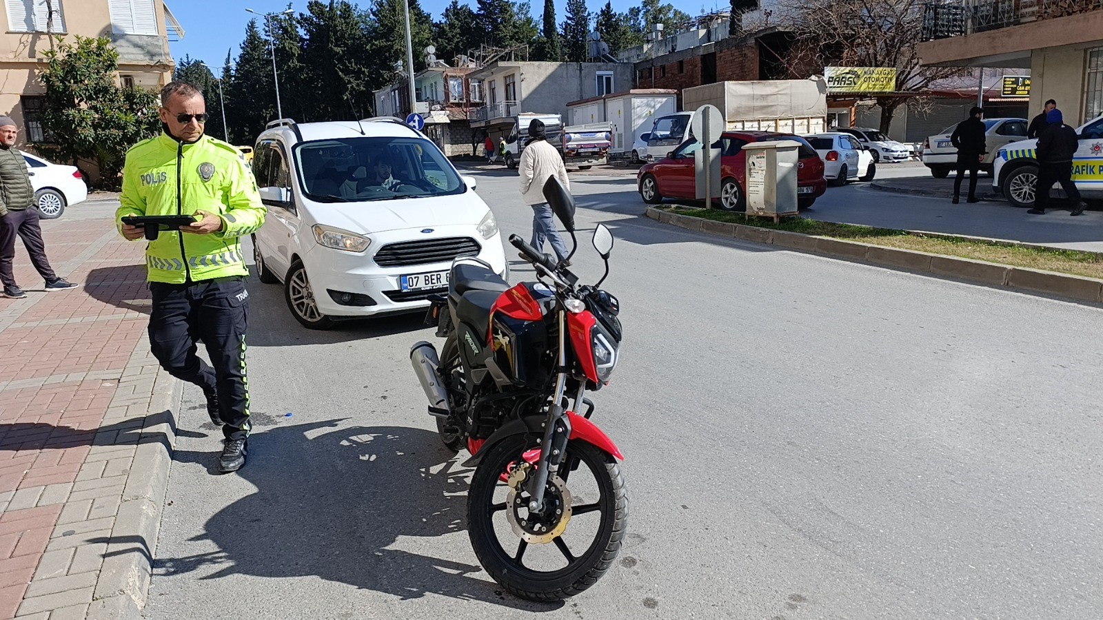 Motosiklet Kaza Yaptı (4)