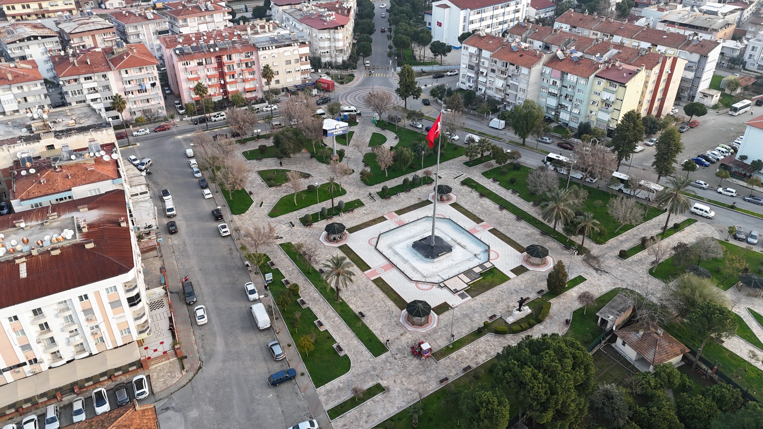 Nazilli Belediyesi’nin Temizlik Çalışmaları Sürüyor (3)