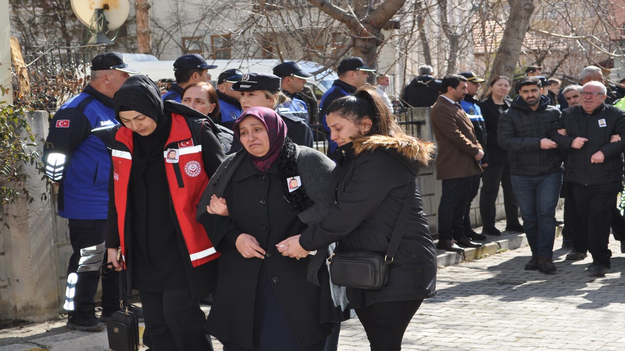 Sehit Polis Onur Sirin Son Yolculuguna Ugurlandi (2)