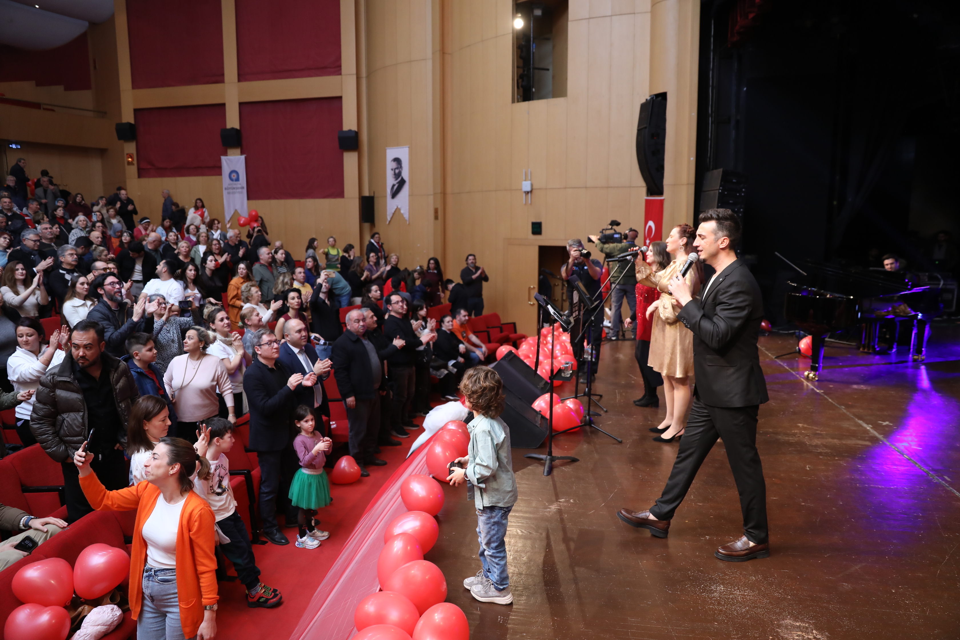 Sevgililer Günü Konserleri Yoğun Ilgi Gördü (1)