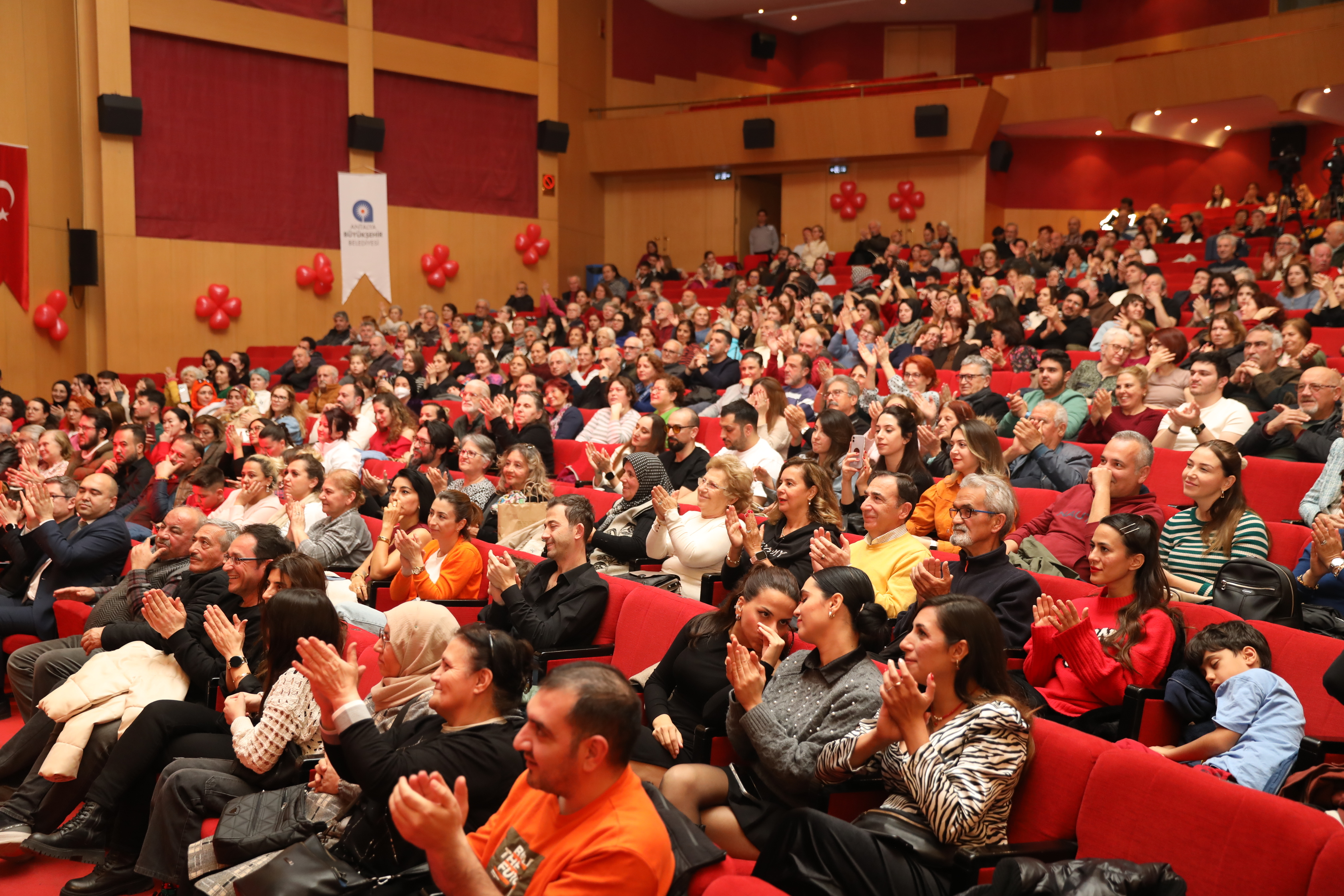 Sevgililer Günü Konserleri Yoğun Ilgi Gördü (3)