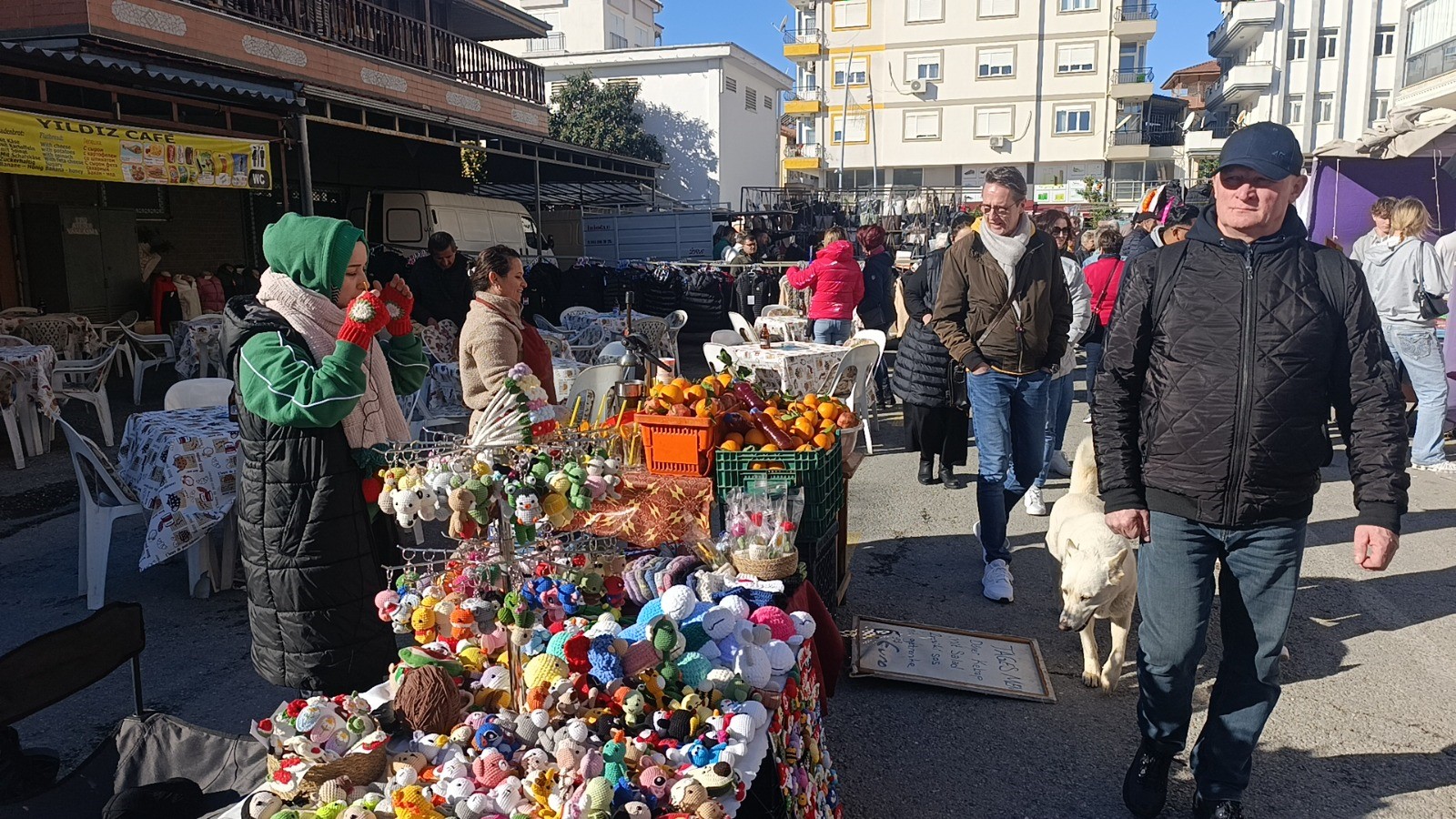 Soğuk Havada Tezgah Açan Esnaf Turistlerden Nasibini Aldı (3)