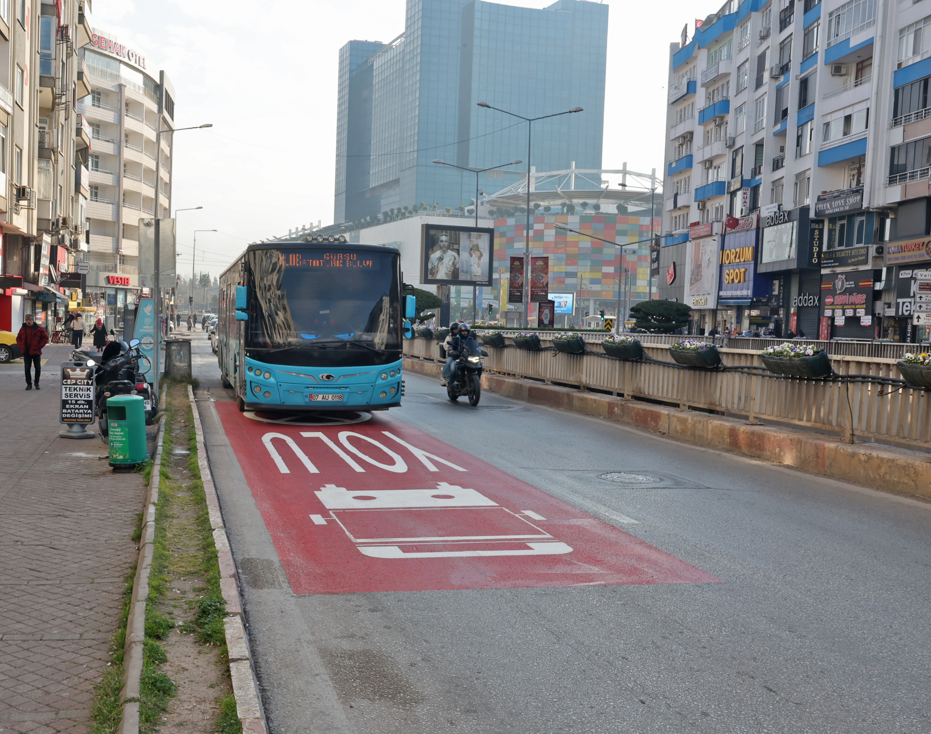 Trafikte Otobüslere Özel Şerit Uygulaması Başladı (2)