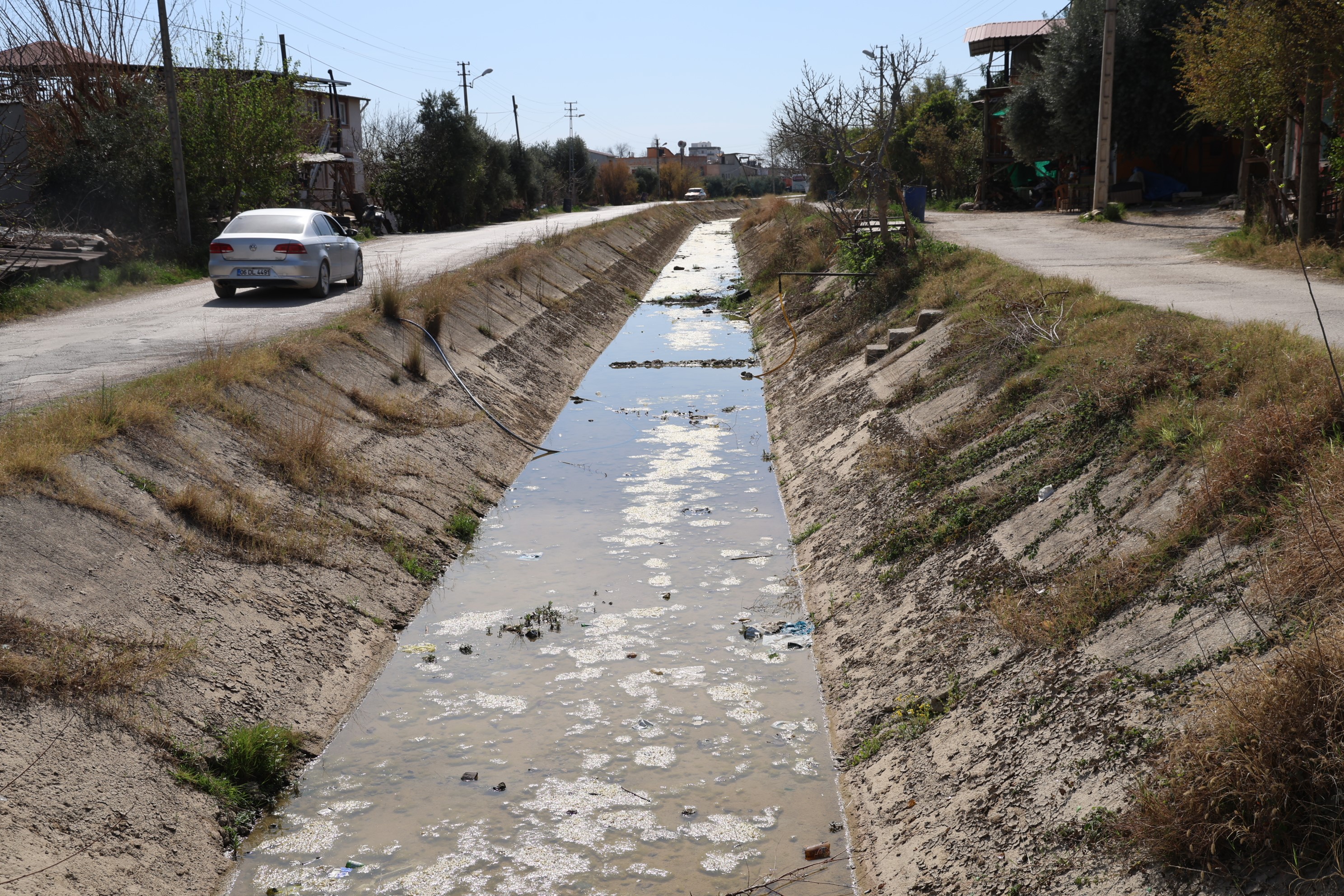 Adana'da Sulama Kanalları Çöplüğe Döndü (5)