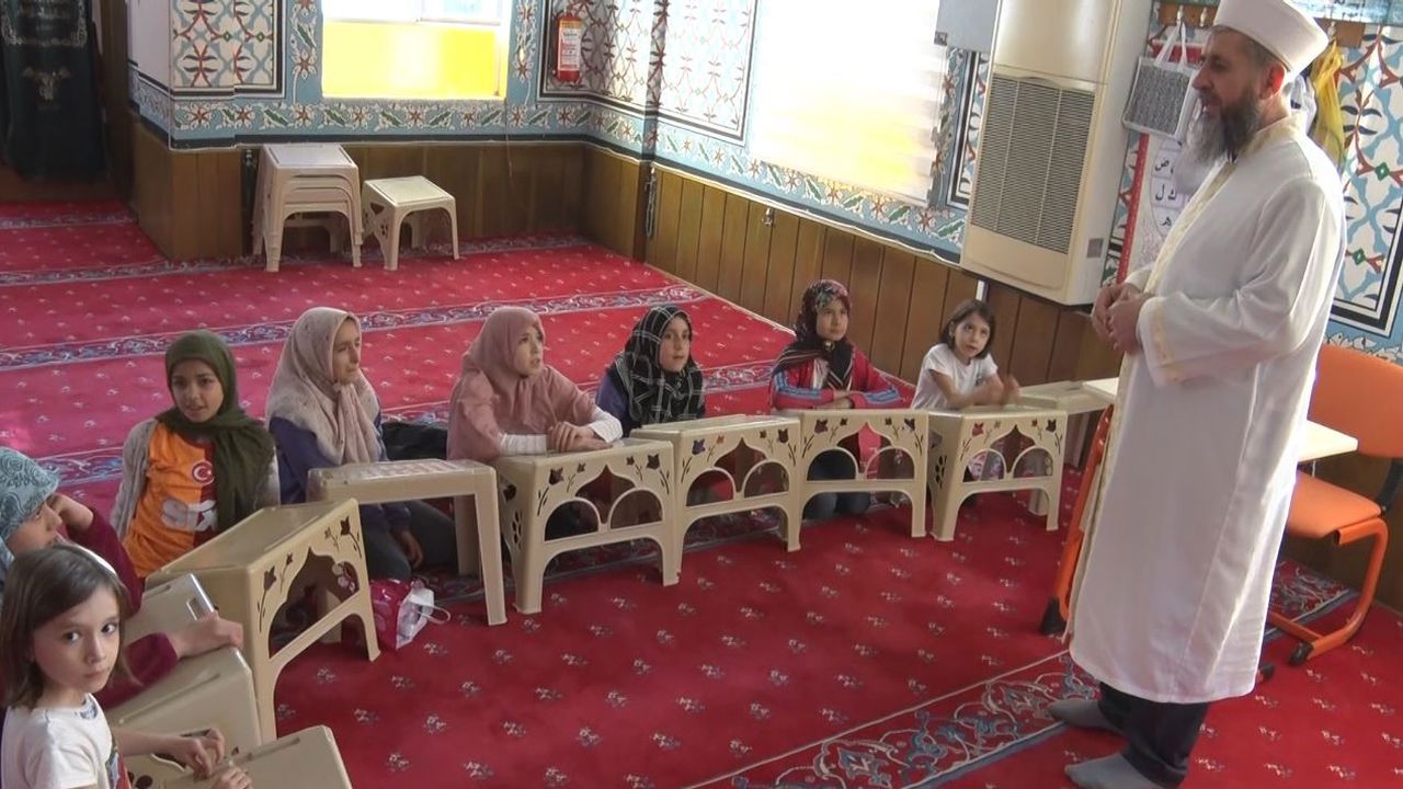 Antalya Muratpasa Yuce Camii İmam Hatibi Hasan Koc (1)