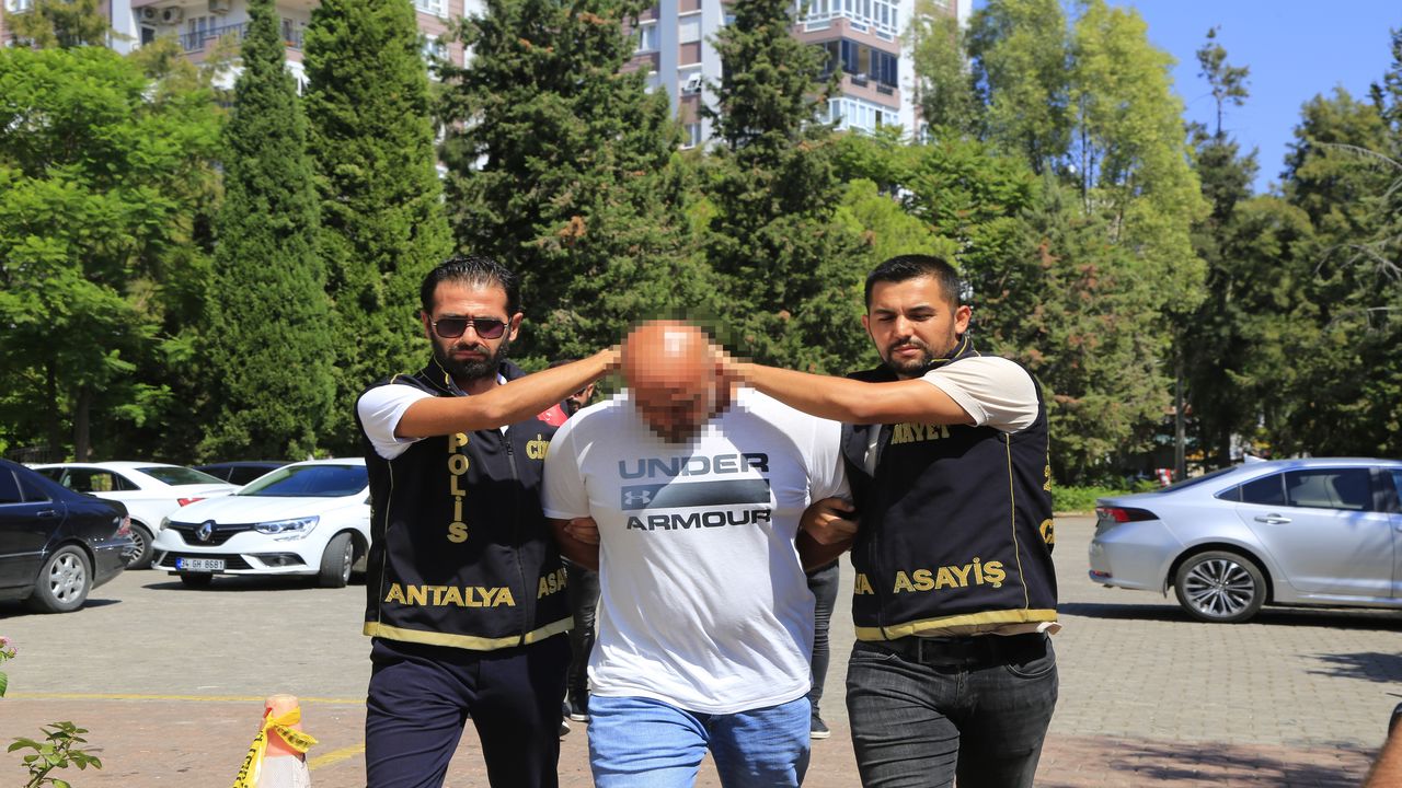 Antalyada Esini 5 Kursunla Katletti, Kizinin Sozler, Aglatti (2)