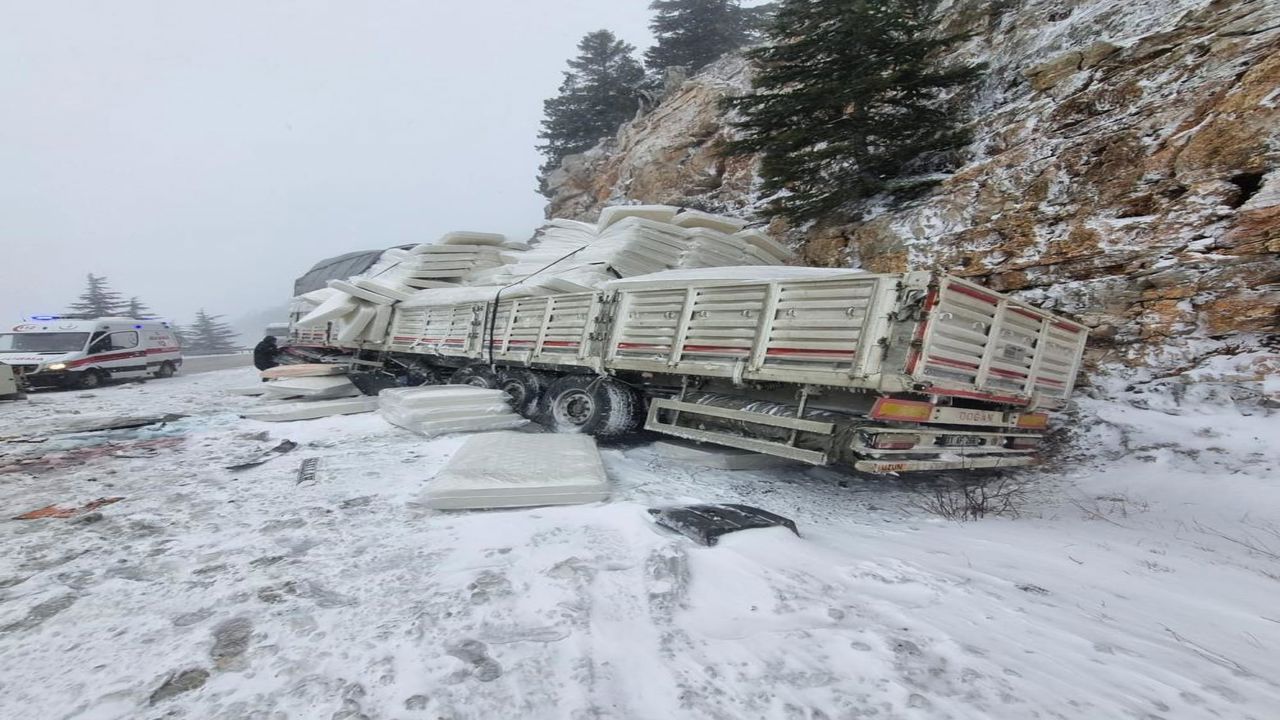 Antalyada Tir Ve Tanker Carpisti (1)