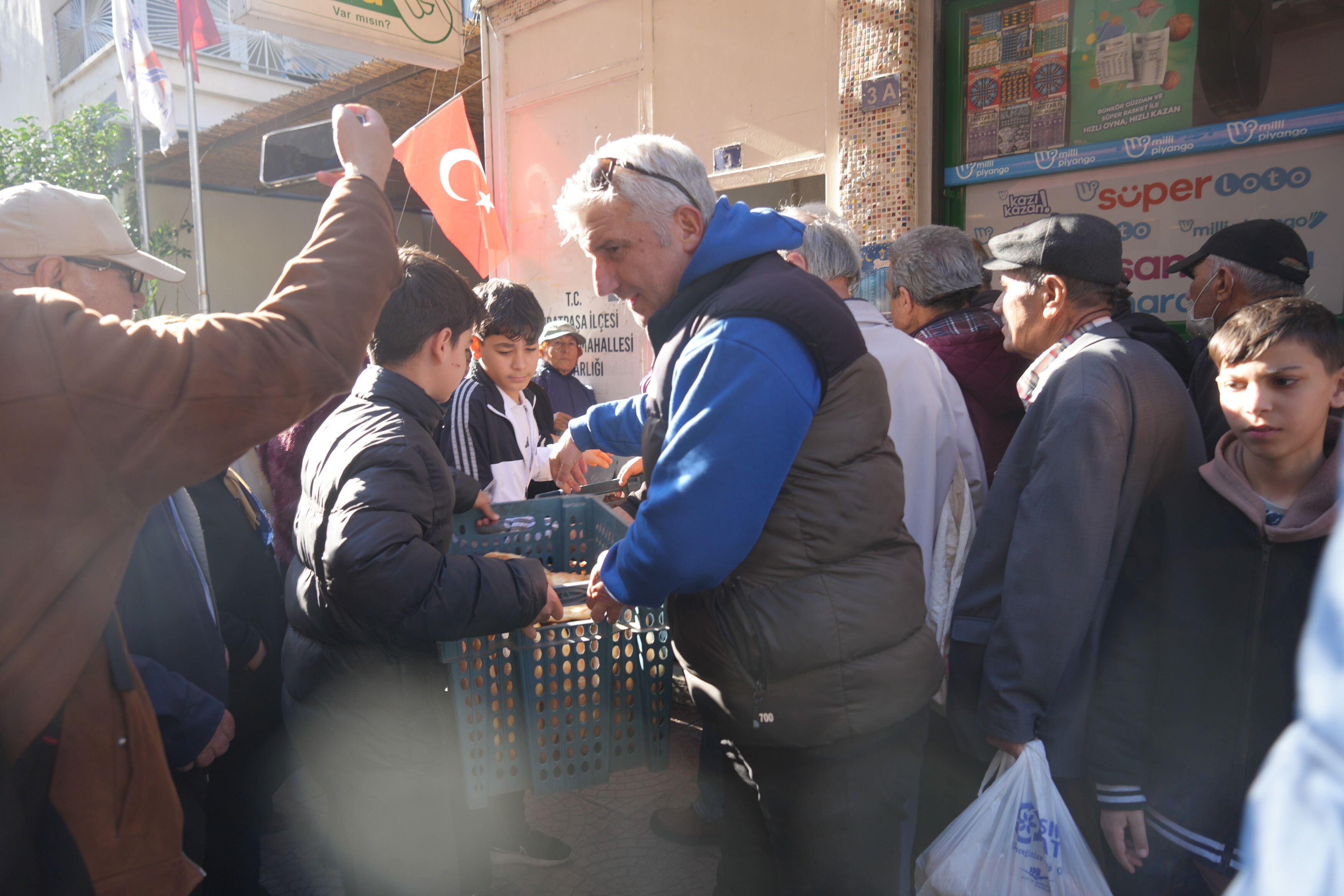 Antalya’nın O Mahallesinde 13 Yıllık Ramazan Geleneği Unutulmadı (3)