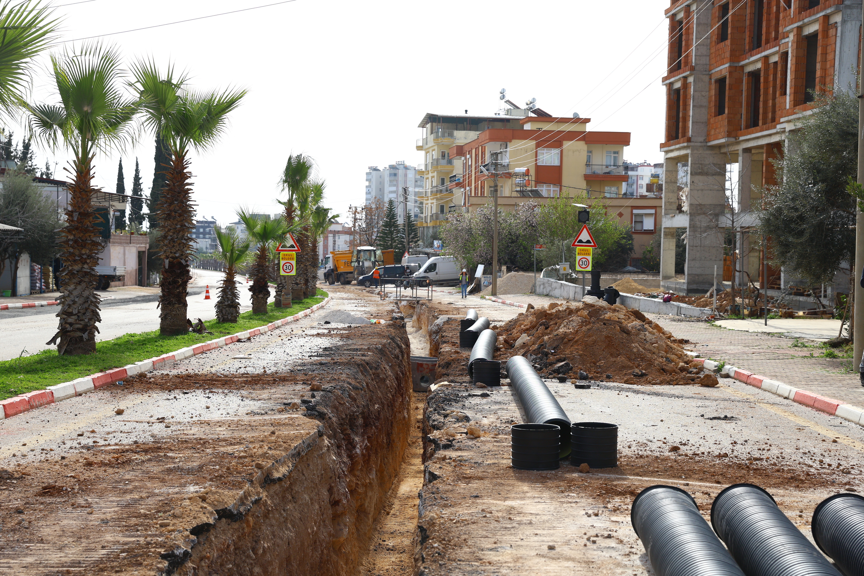 Asat Kepez’de Kanalizasyon Altyapısını Güçlendiriyor (11)