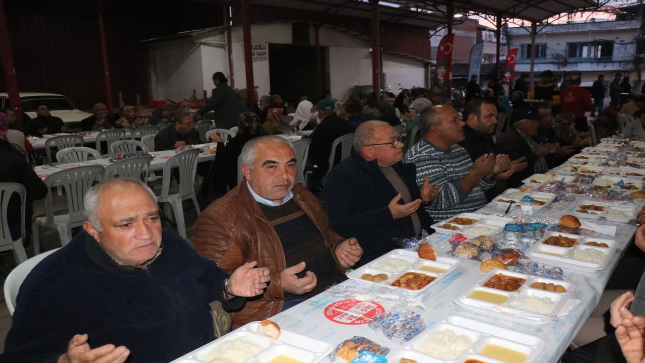 Aydinda Ilk Iftar Buyuksehirin Iftar Sofrasinda Yapildi (1)