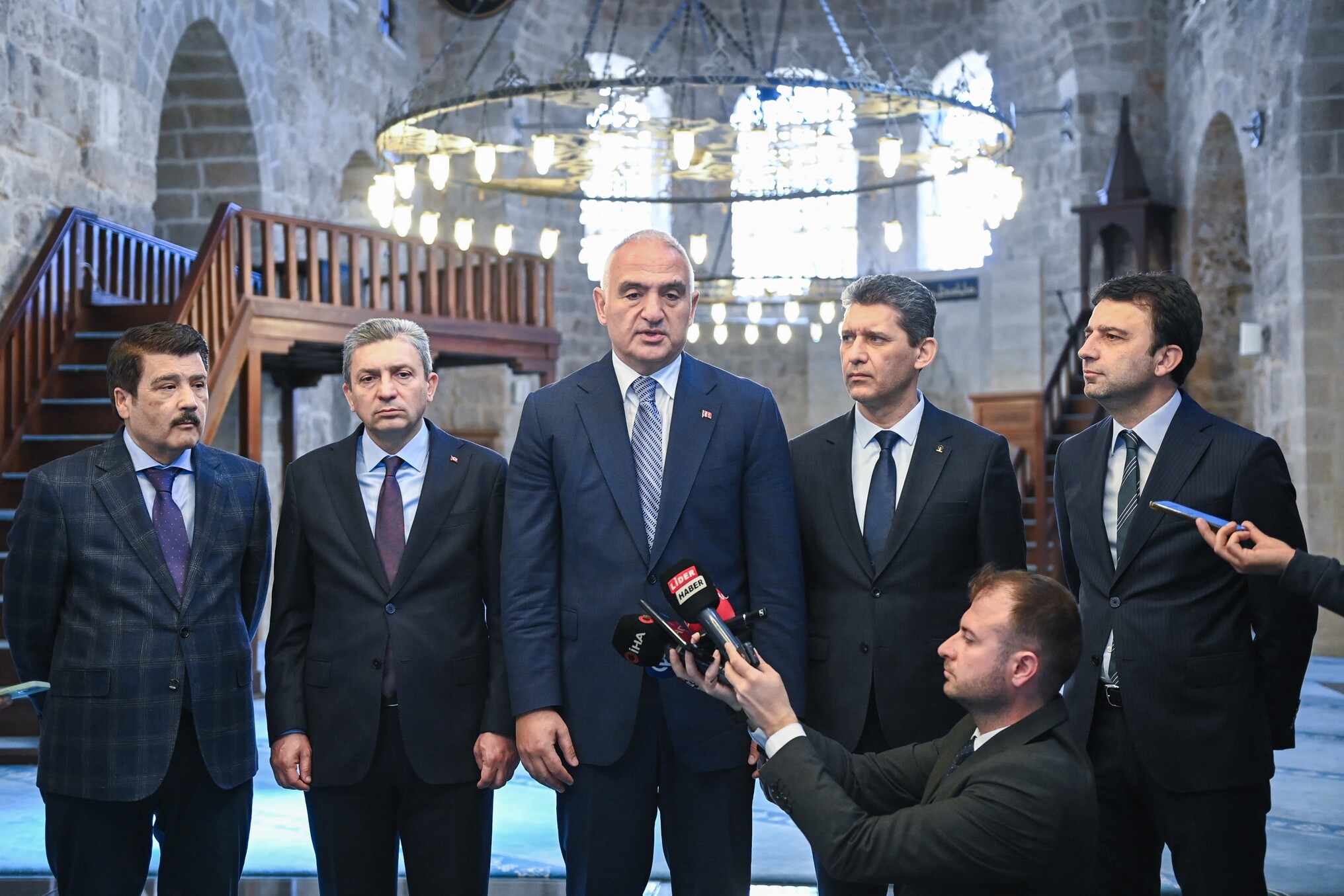 Bin 300 Taş Tek Tek Yerine Monte Edildi Şehzade Korkut Camii Eski Görkeminde (2)