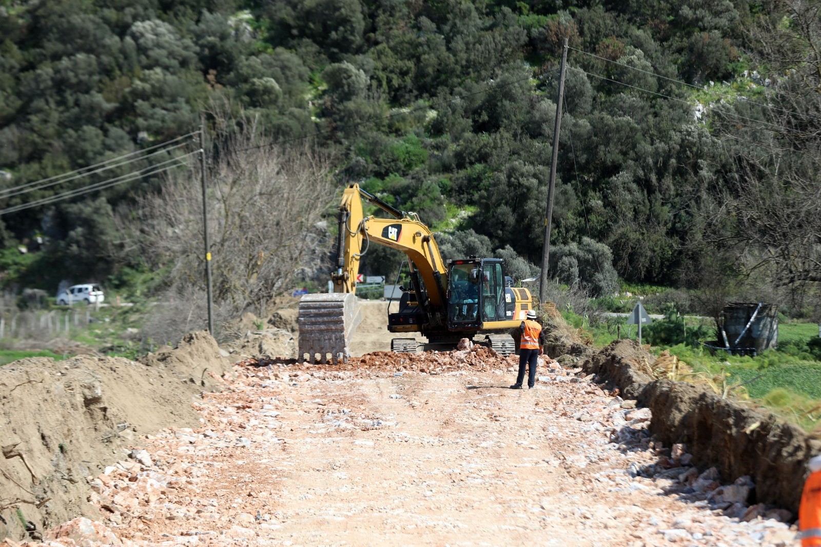 Büyükşehir’den Milas Kırsalına 80 Milyonluk Yol Yatırımı (4)