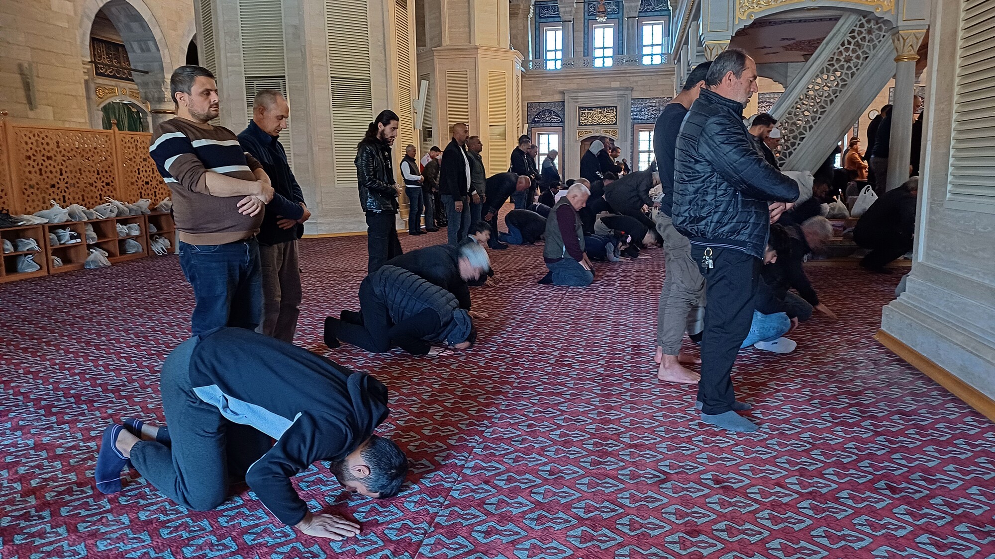 Camide Hem Hijyene Uyuluyor Hem De Hırsızlara Karşı Poşetli Önlem Alınıyor (2)