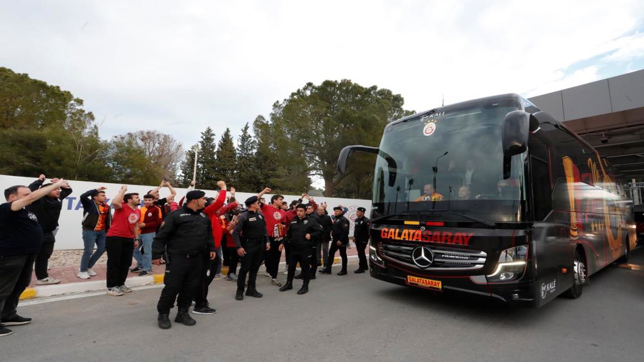 Galatasaray Antalyaya Geldi (3)