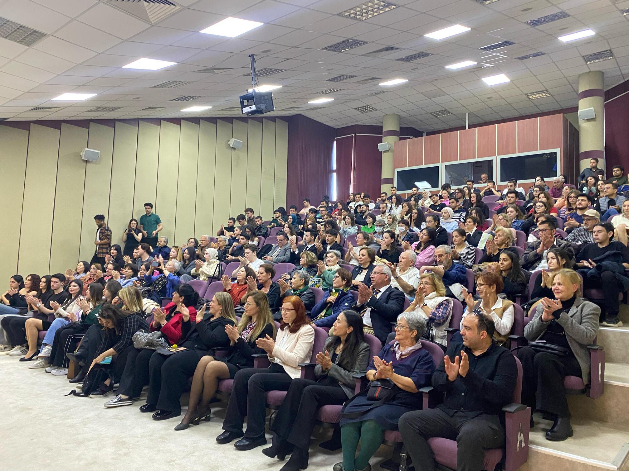 Güçlü Kadınlar Akdeniz Üniversitesi’nde Bir Araya Geldi (2)