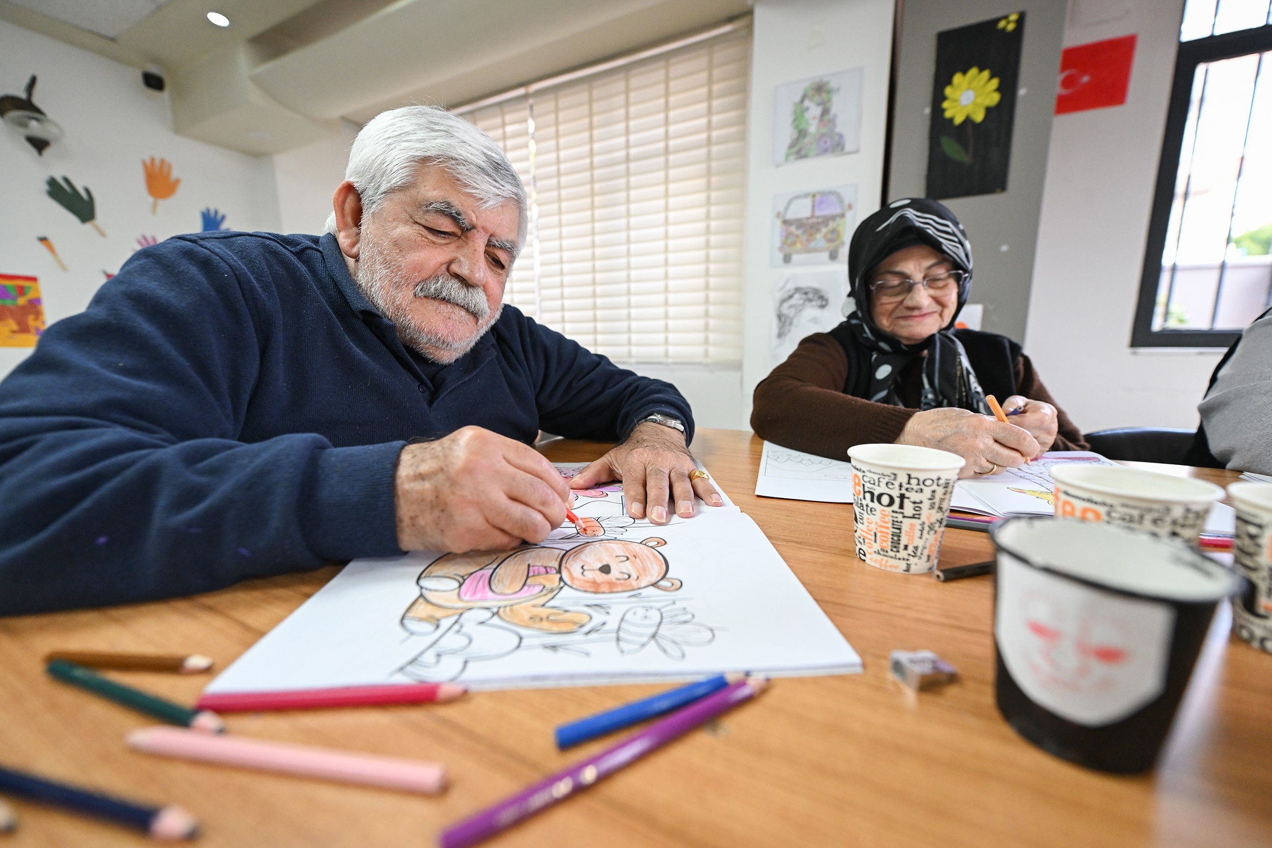 Hastalar 'Gülümse Alzheimer Yaşam Merkezi'nde Hayata Sıkı Sıkı Tutunuyor (3)