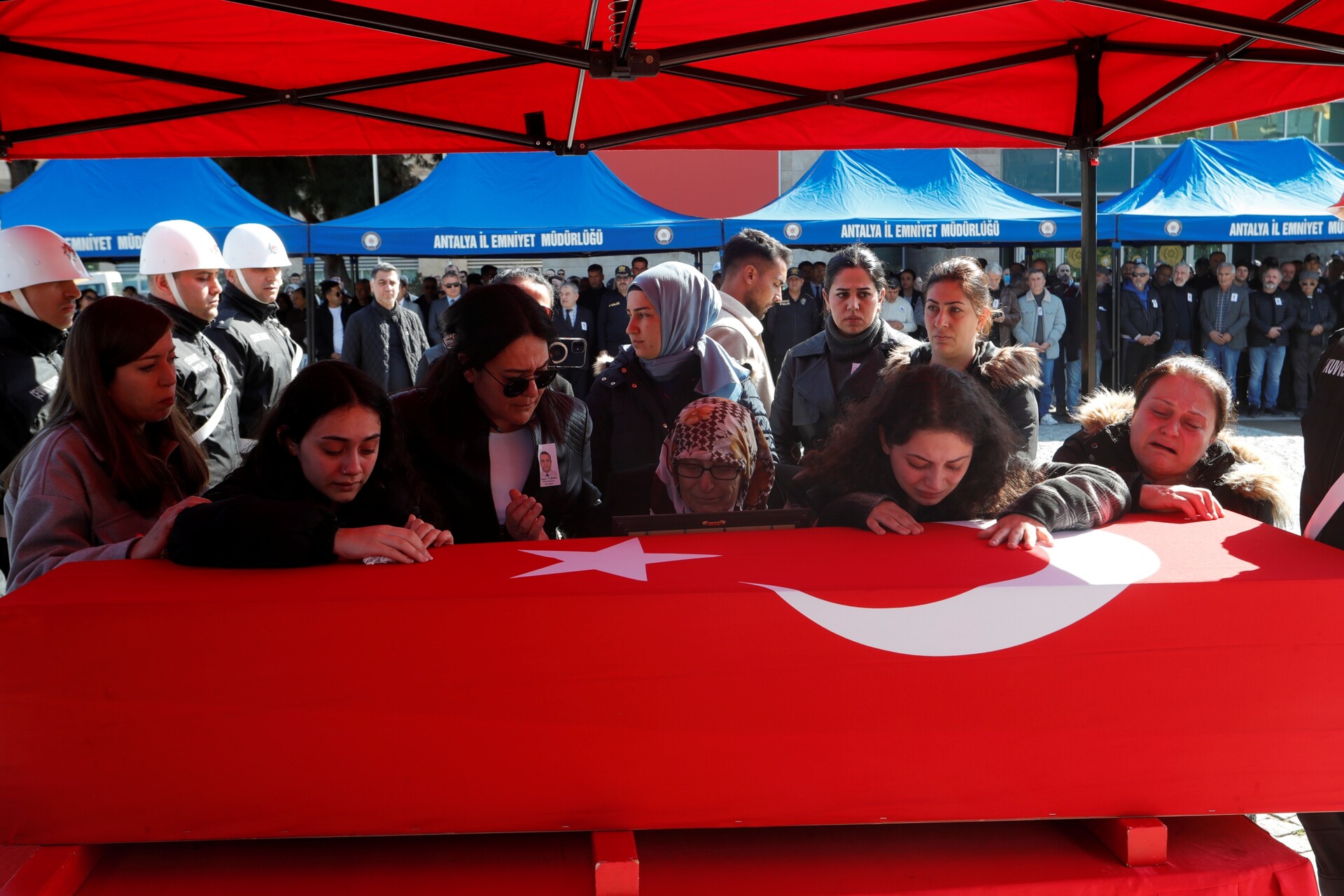 Kazada Hayatını Kaybeden Polis Memurunun Kızının Feryadı Yürekleri Dağladı (1)