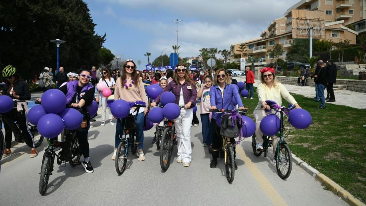 Kusadasi 8 Mart (3)