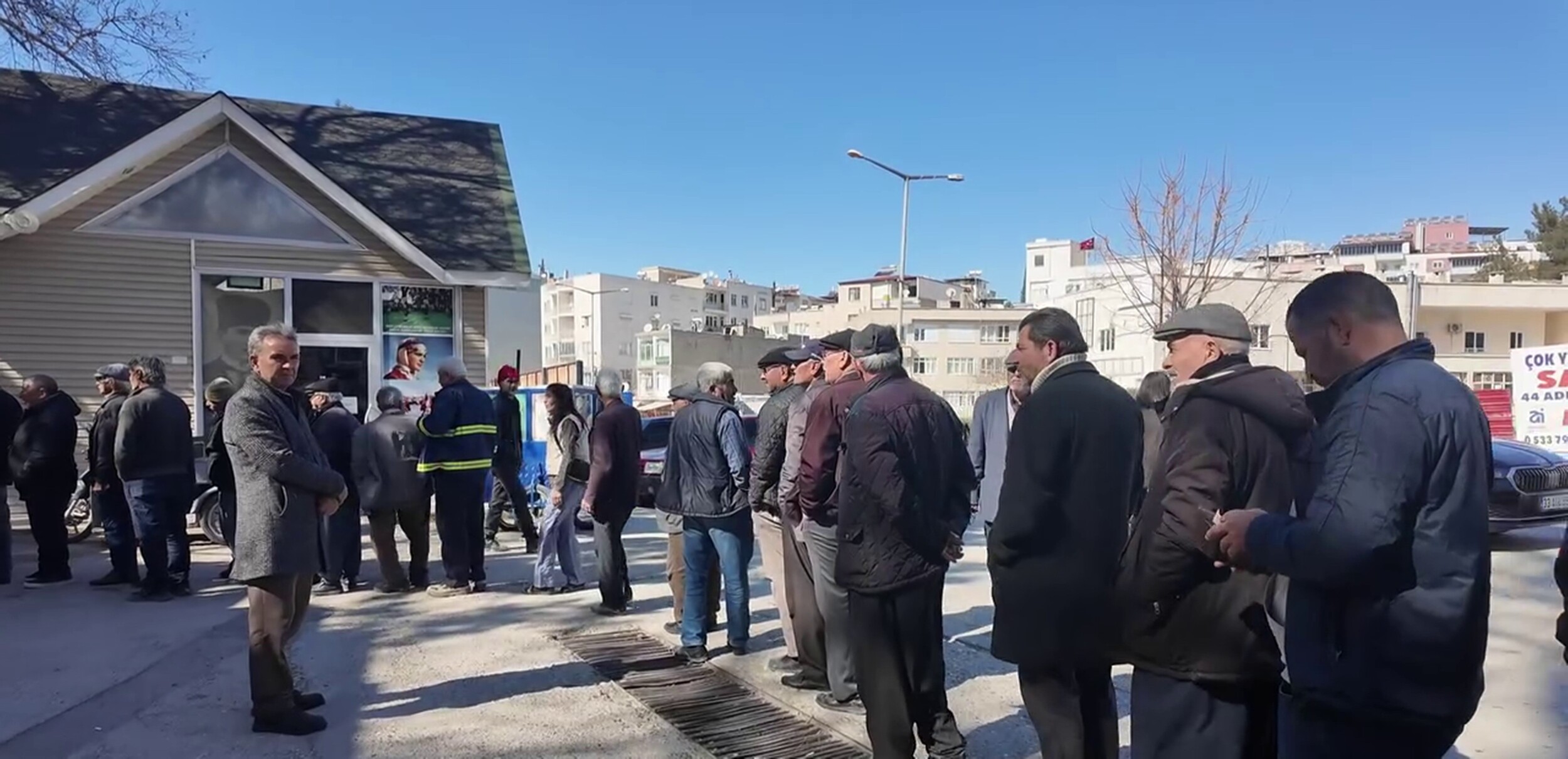 Mersin'de Halk Ekmek Büfesinde Ramazan Ayı Boyunca Ekmek 2.5 Lira (4)