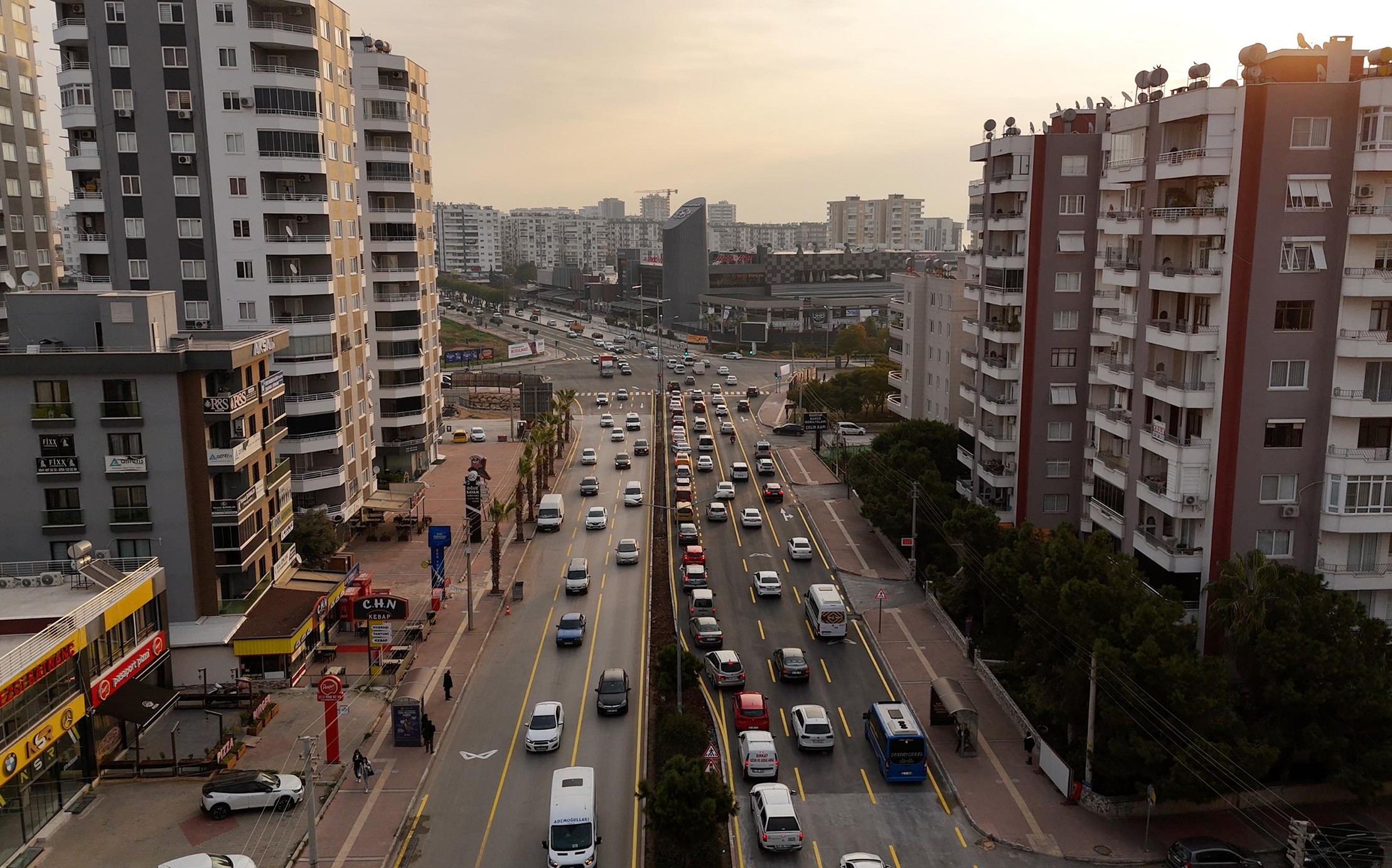 Mersin'de Trafik Yoğunluğu 'Akıllı Kavşak' Uygulamasıyla Hafifletiliyor (1)