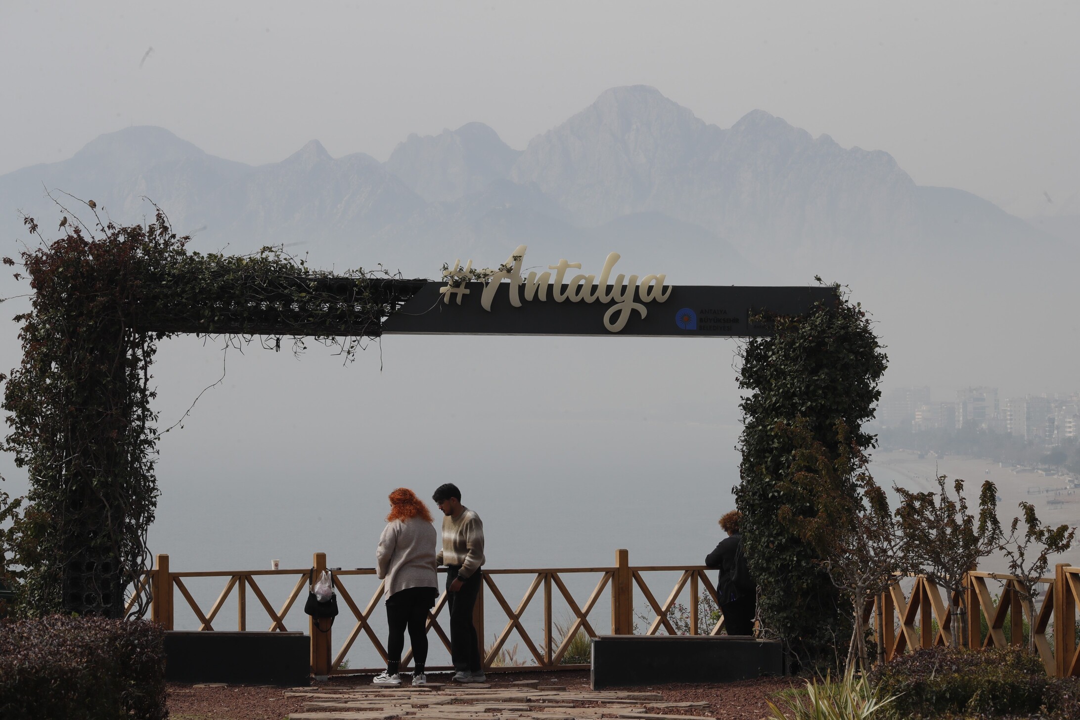 Meteoroloji Uyarmıştı Antalya'da Toz Taşınımı Etkili Oldu, Görüş Mesafesi Düştü (5)