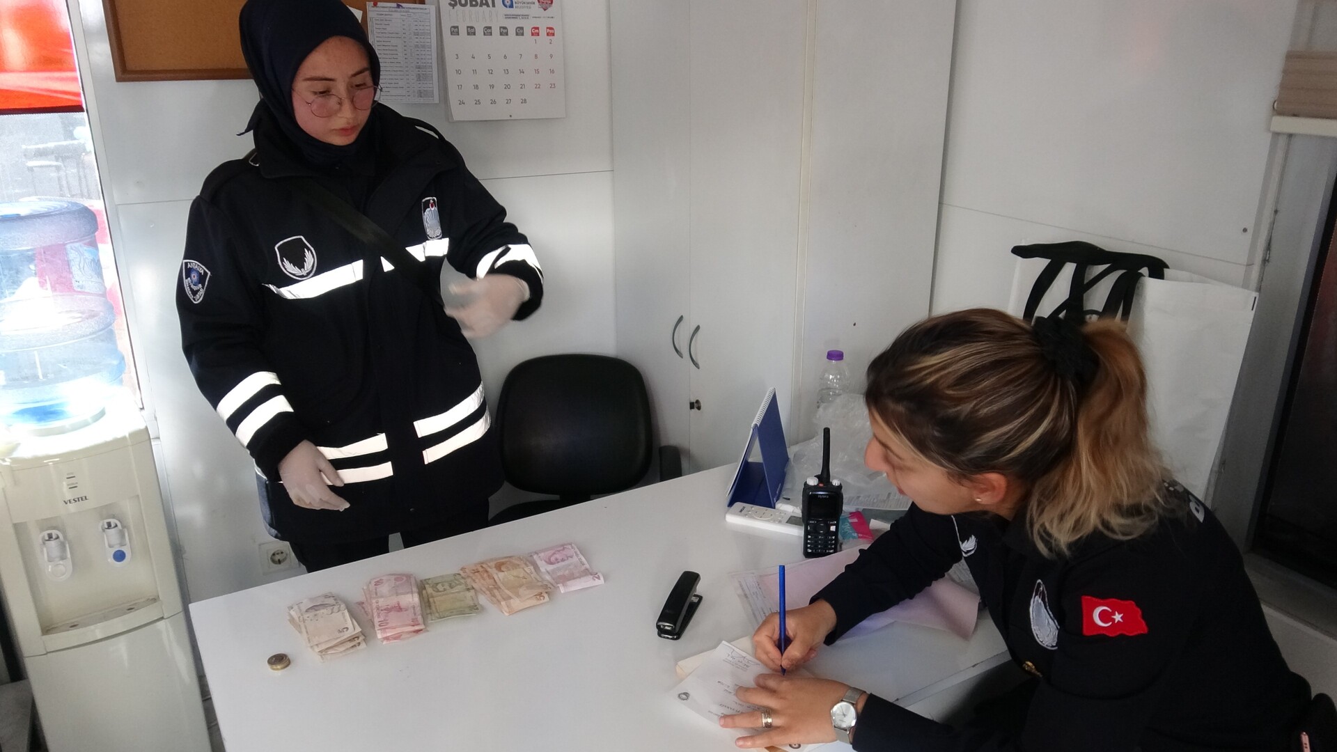 Topladığı Paraları Bebek Arabasına Saklamış (1)