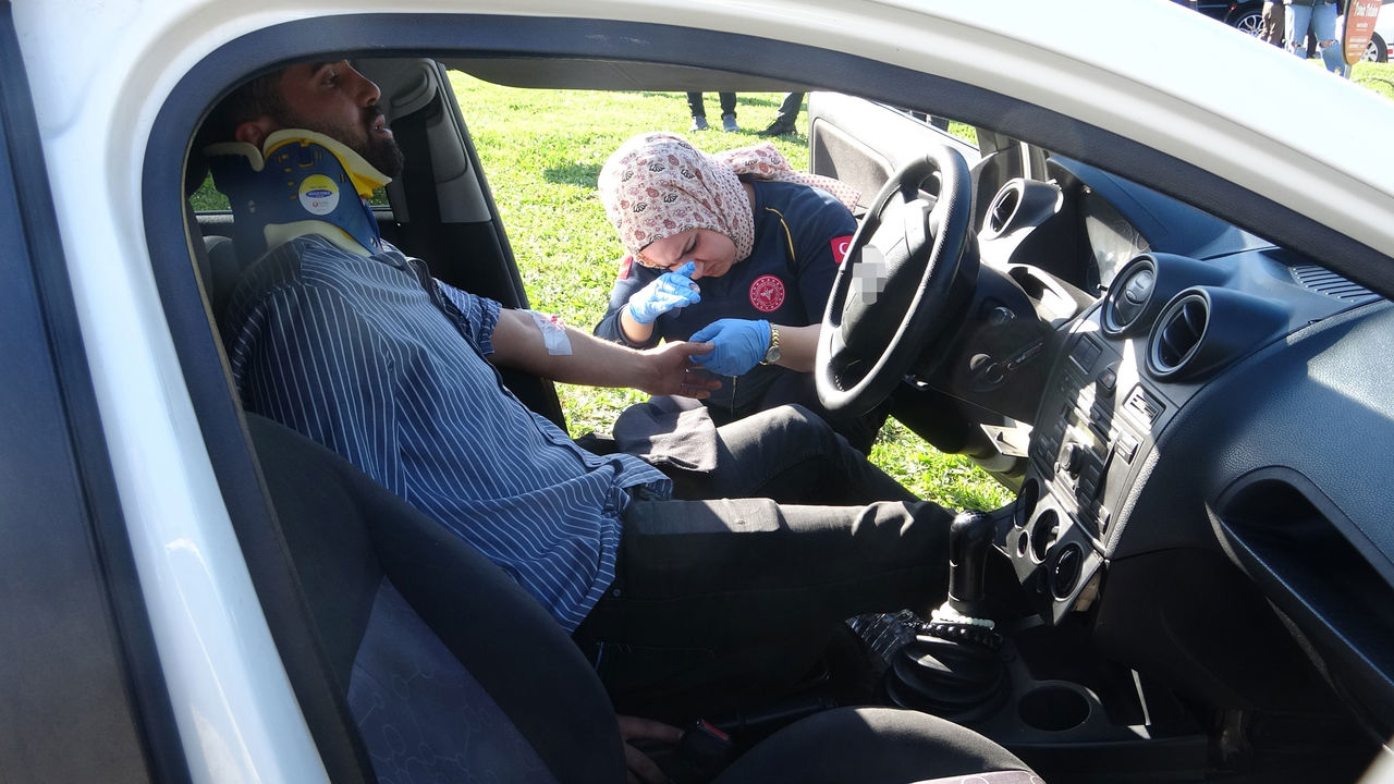 Antalyada Ambulans Ve Otomobil Carpisti (3)