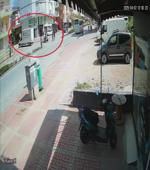 Kaza Yapan Sürücüler Olay Yerini Terk Etti (1)