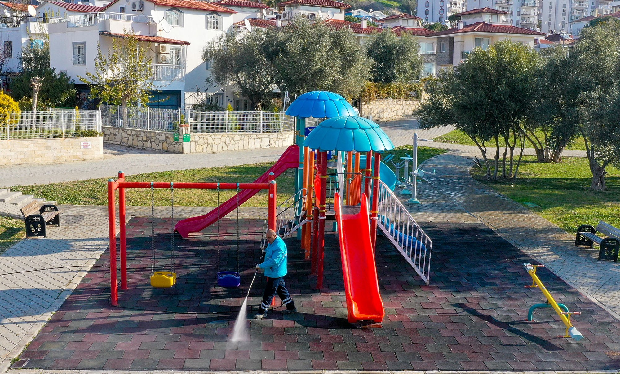 Kuşadası Belediyesi Kenti Turizm Sezonuna Hazırlıyor (4)