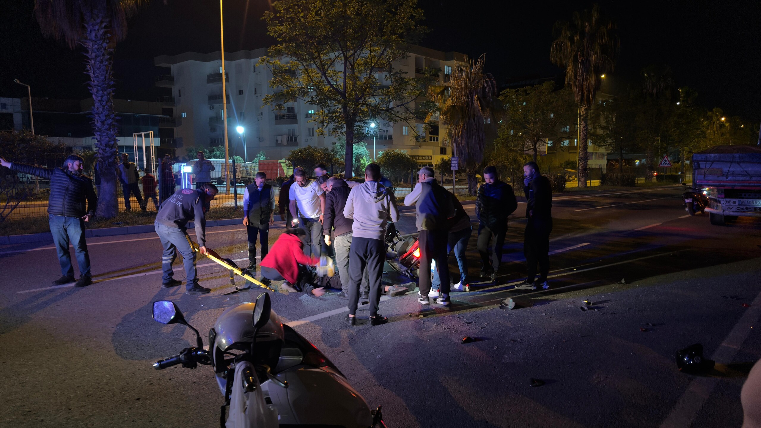 Tıra Çarpıp Kalbi Duran Motosikletli Ambulanstaki Kalp Masajıyla Hayata Döndü (1)