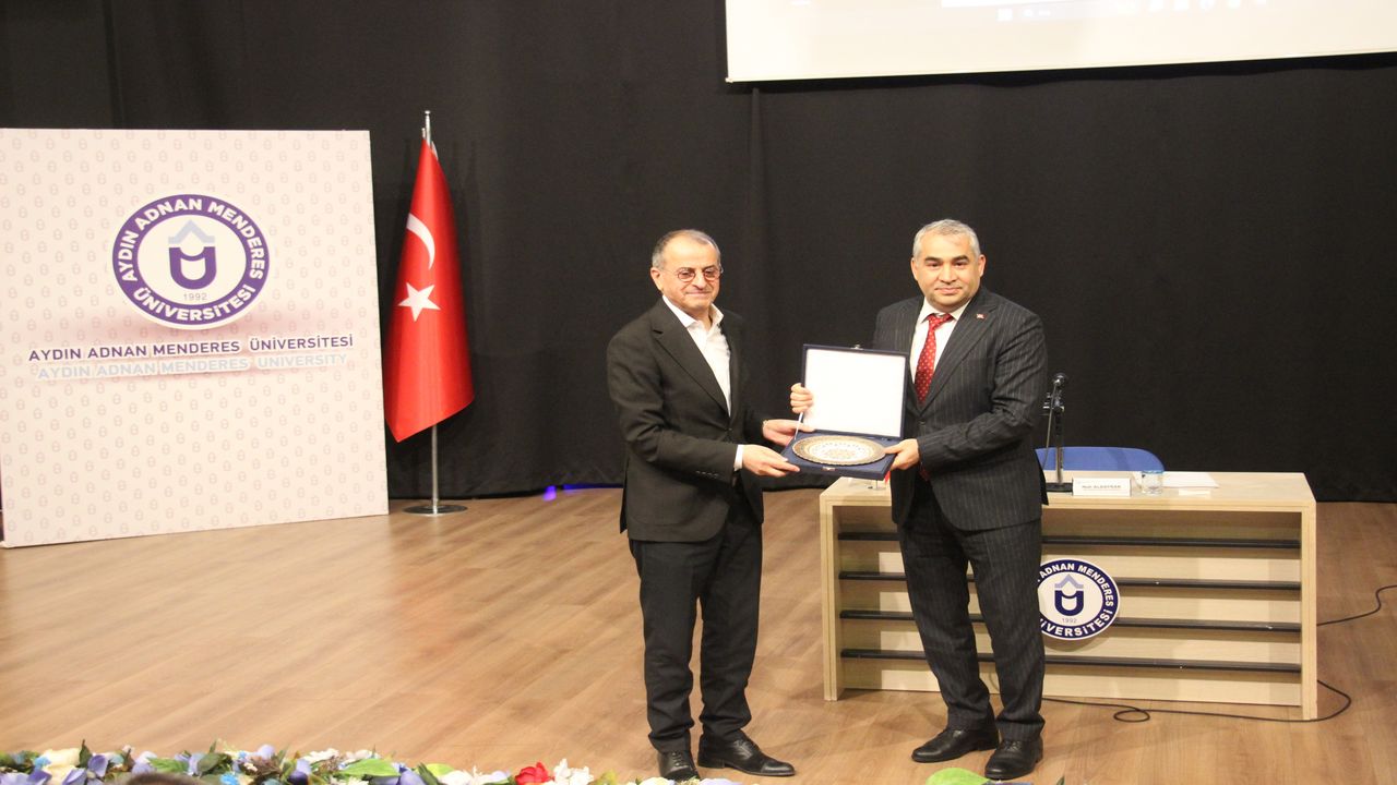 Turkiye Yuzyilinda Dis Politika Vizyonu Ve Gelecegimiz Konferansi (1)