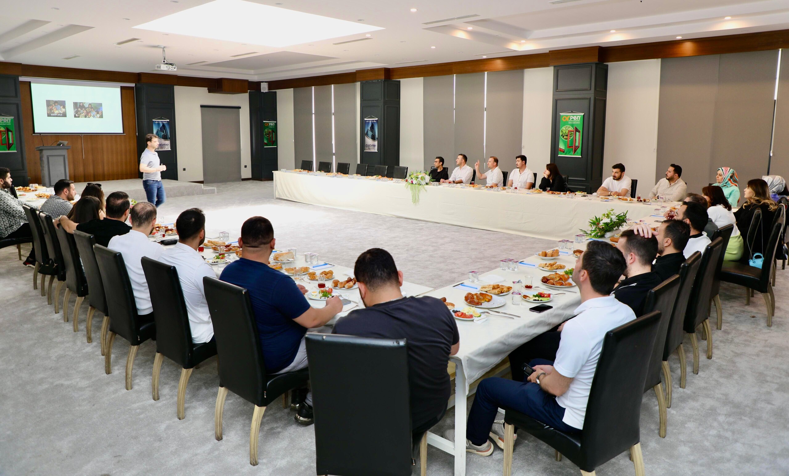 Adana Hacı Sabancı Organize Sanayi Bölgesi (Aosb) Genç Sanayiciler Platformu, Sektörün Genç Temsilcilerini Bir Araya Getiren Yeni Bir Etkinlik Gerçekleştirdi (1)