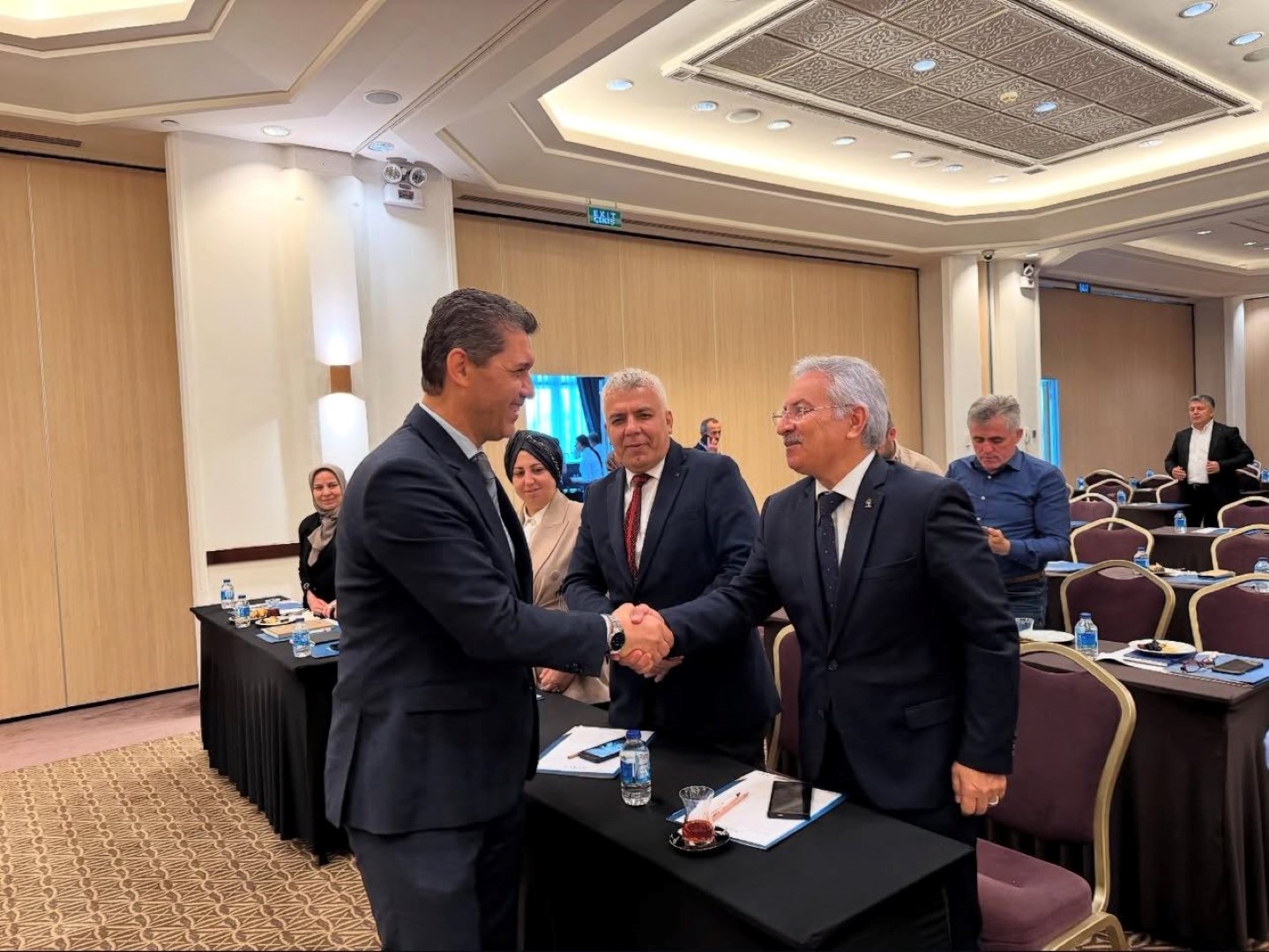Ak Parti Genişletilmiş Ilçe Başkanları Toplantısı Coşku Içinde Yapıldı (2) (Large)