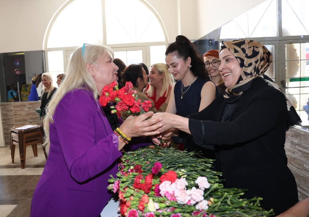 Aksu Belediyesi Anneleri Unutmadı (4)