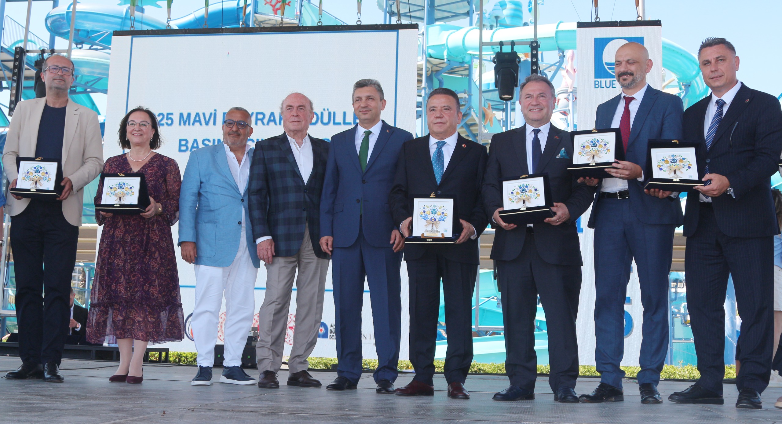 Alanya Beledi̇yesi̇'ni̇n Sürdürülebi̇li̇r Mavi̇ Çalişmalari Mavi̇ Bayrak Ödülleri̇ İle Taçlandi (1)-1