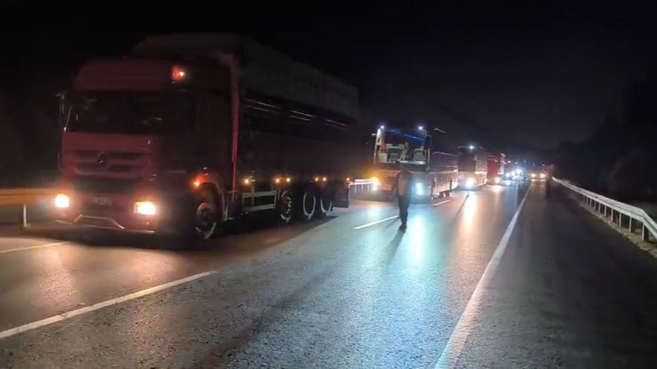 Alanya Gazipasa Yolu Trafige Kapandı . (3)