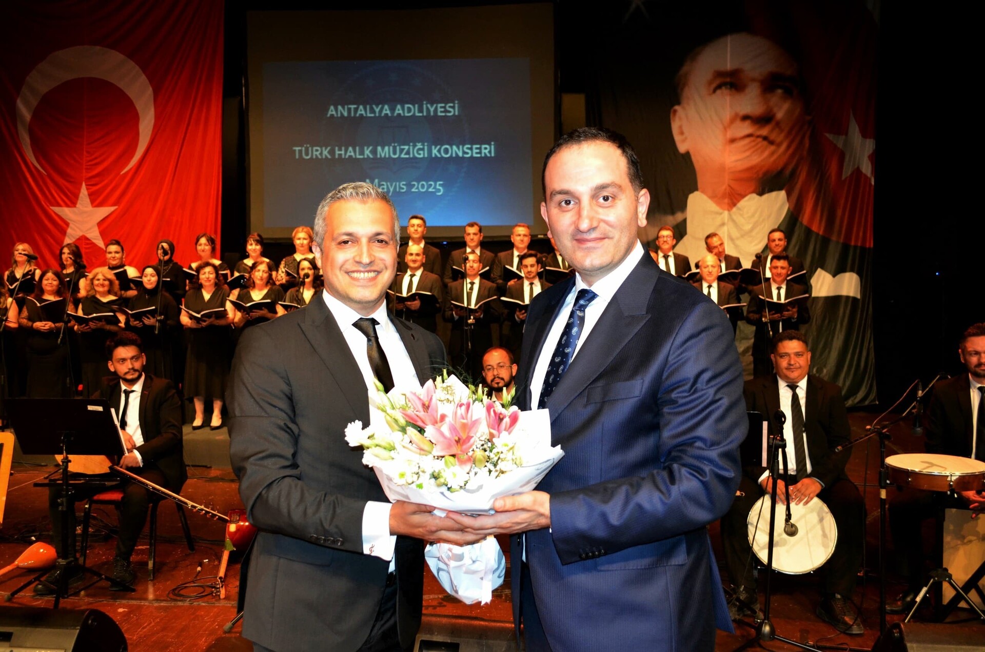 Antalya Adliyesi Türk Halk Müziği Korosu Gönülleri Fethetti (4)
