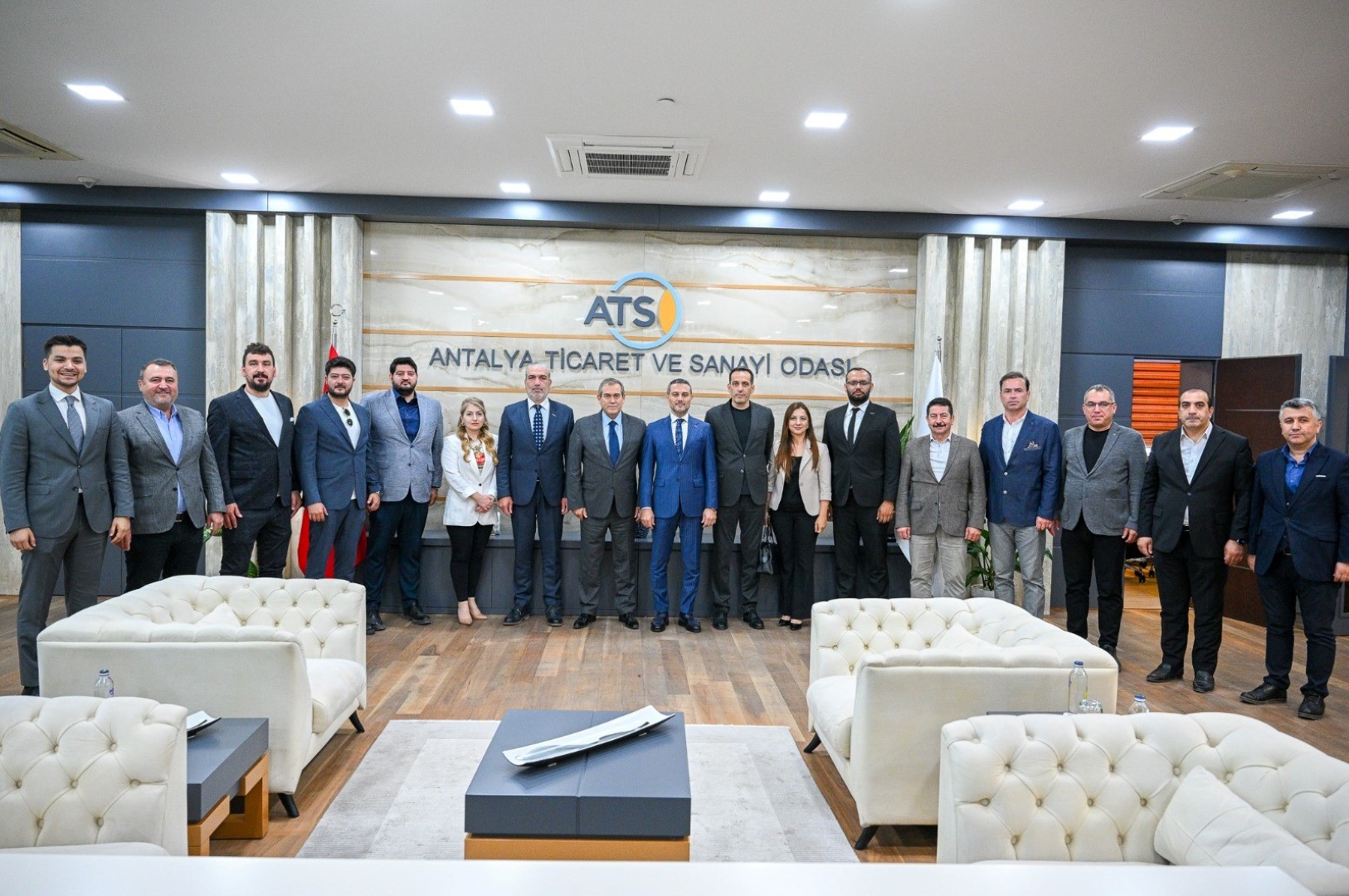 Antalya Kriz Batağında! İş Insanlarının Kaynakları Tükendi (1) (Large)