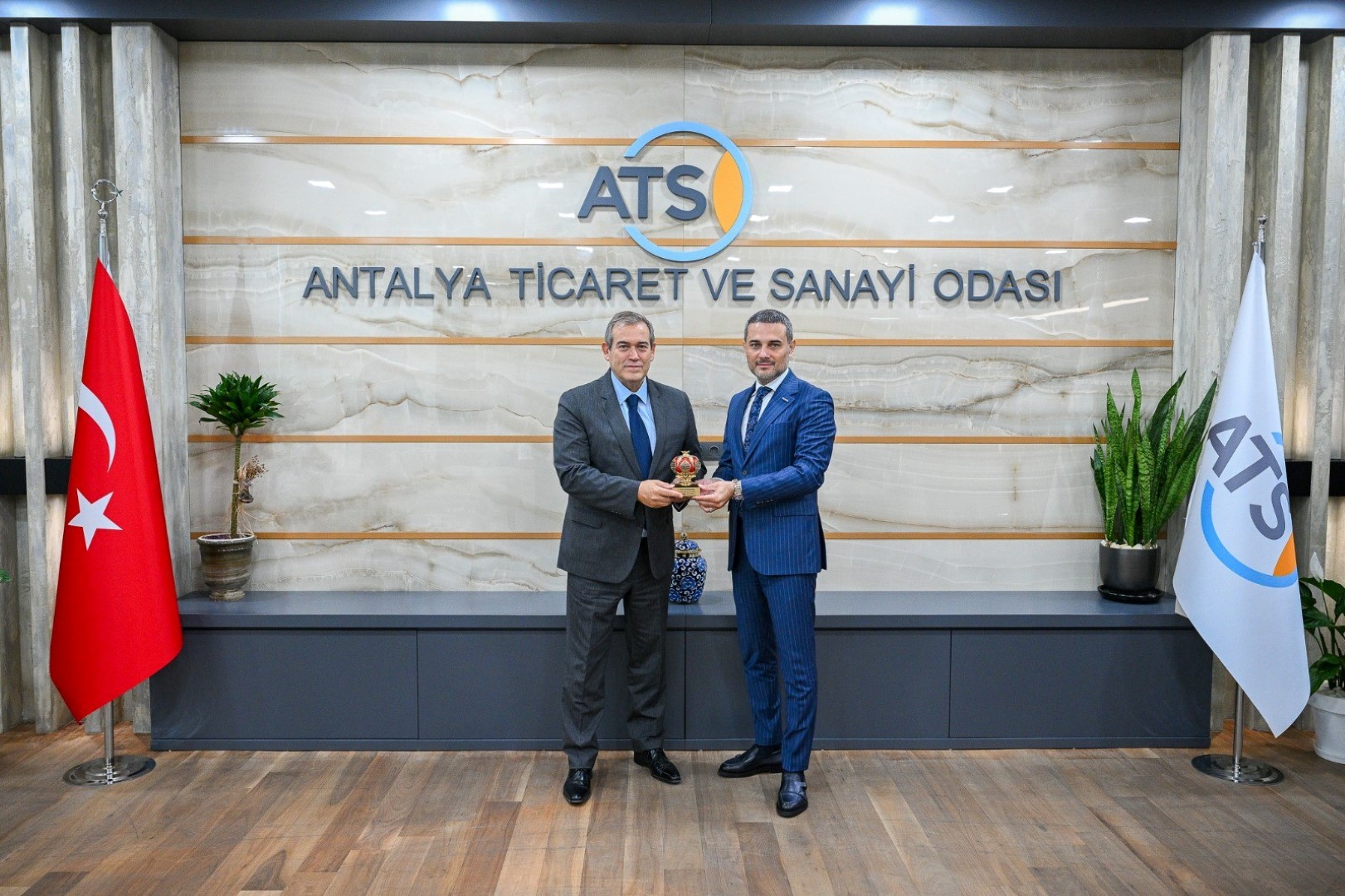 Antalya Kriz Batağında! İş Insanlarının Kaynakları Tükendi (3) (Large)