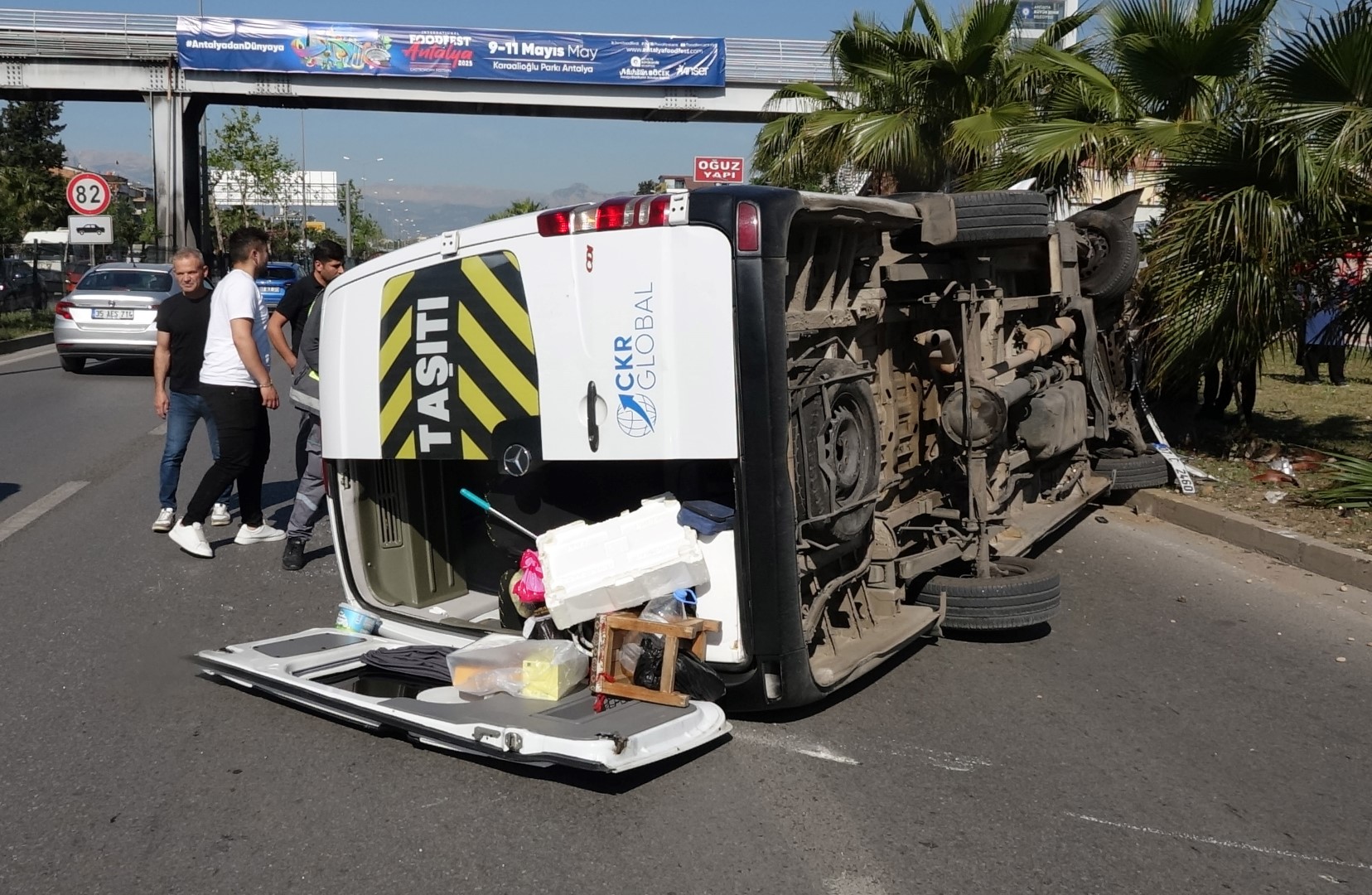 Antalya Saglik Gorevlisi Ile Itfaiye Er 694713 205755 (Large)