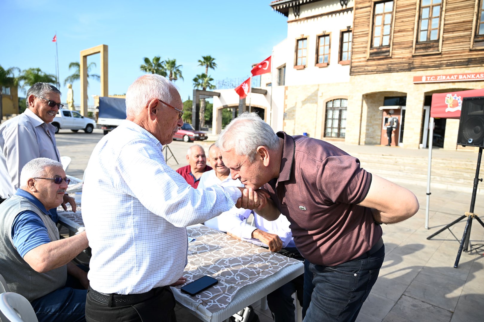 Antalya’da 37 Yıllık Tapu Hasreti Son Buldu! 250 Vatandaş Hakkını Aldı (2) (Large)