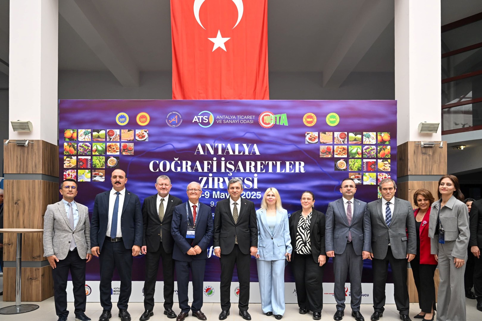 Antalyada Cografi Isaretler Zirvesi B 701349 207642 (Large)