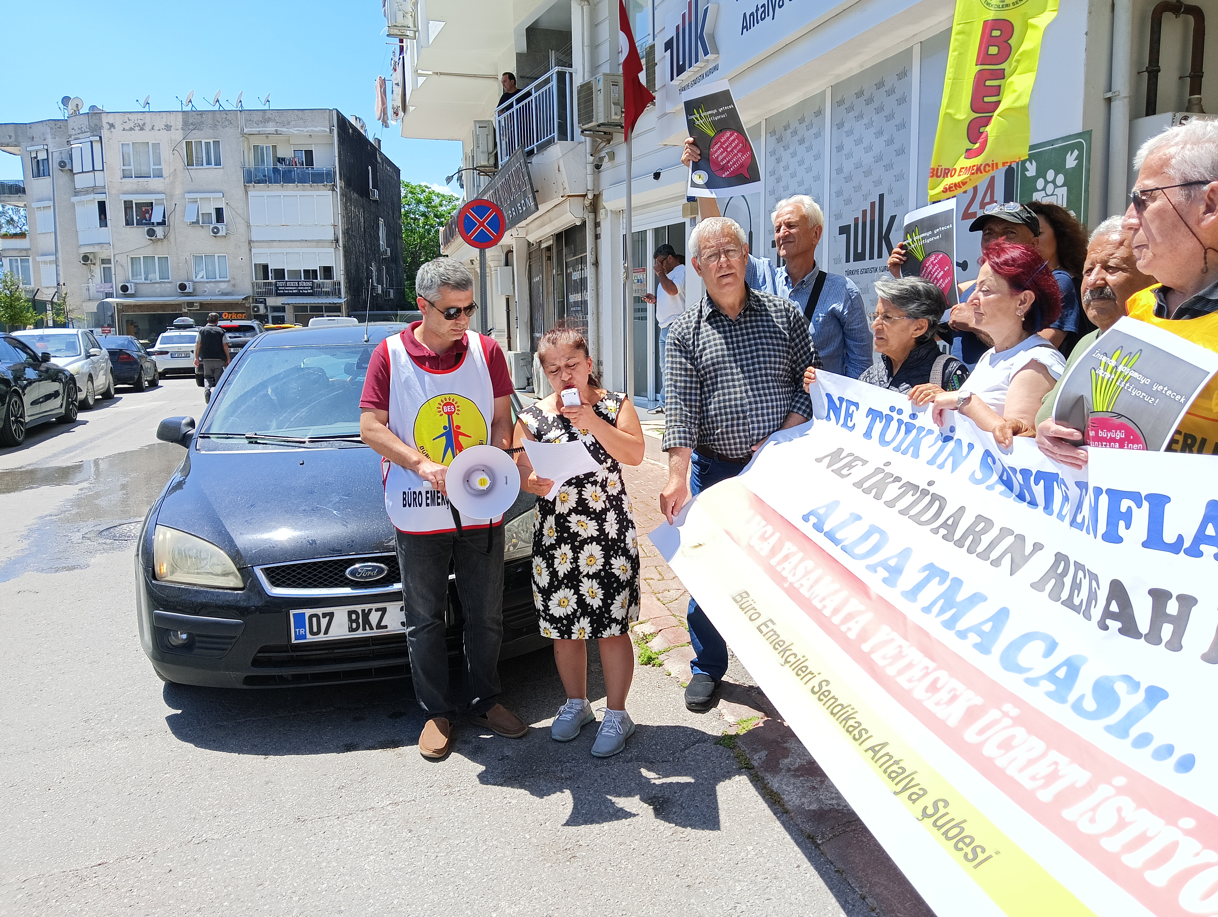 Antalya’da Enflasyon Emekçileri Ayağa Kaldırdı (2)