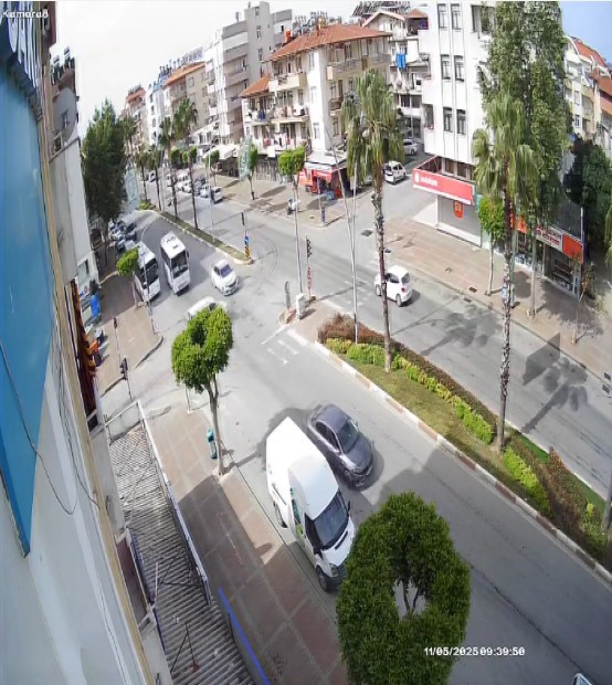 Antalya’da ‘İnsanlık Bitmiş’ Dedirten Kaza (1)