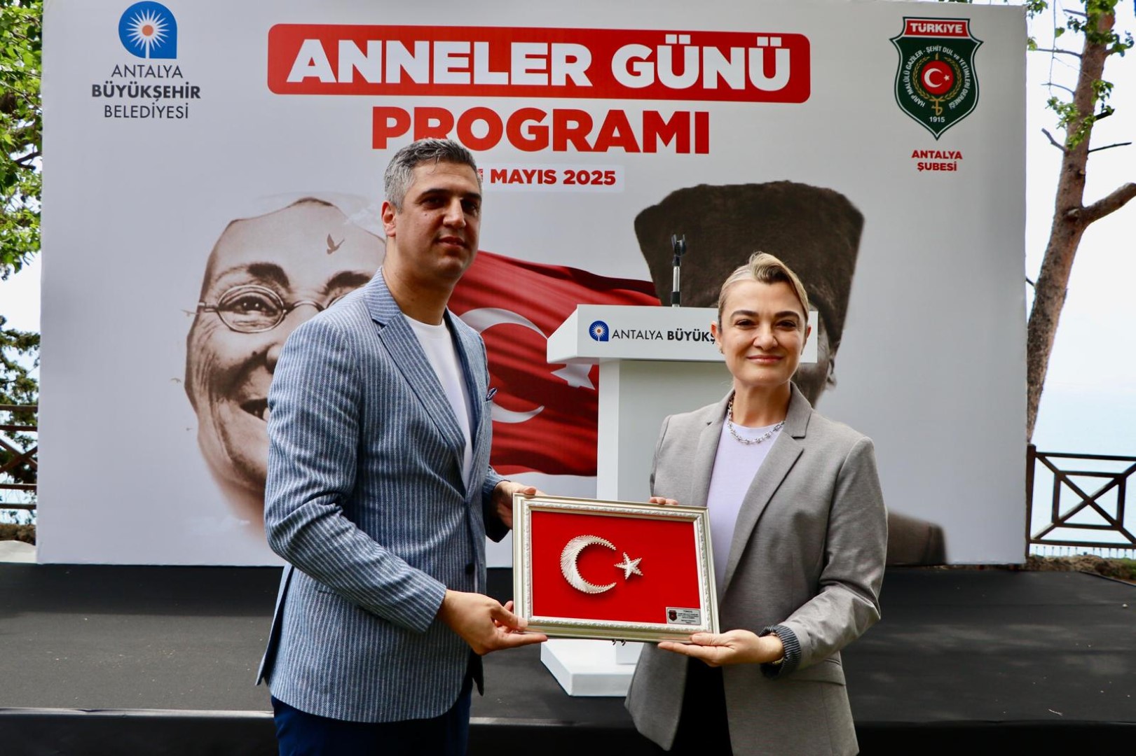 Antalya’da Şehit Anneleri Unutulmadı (4) (Large)