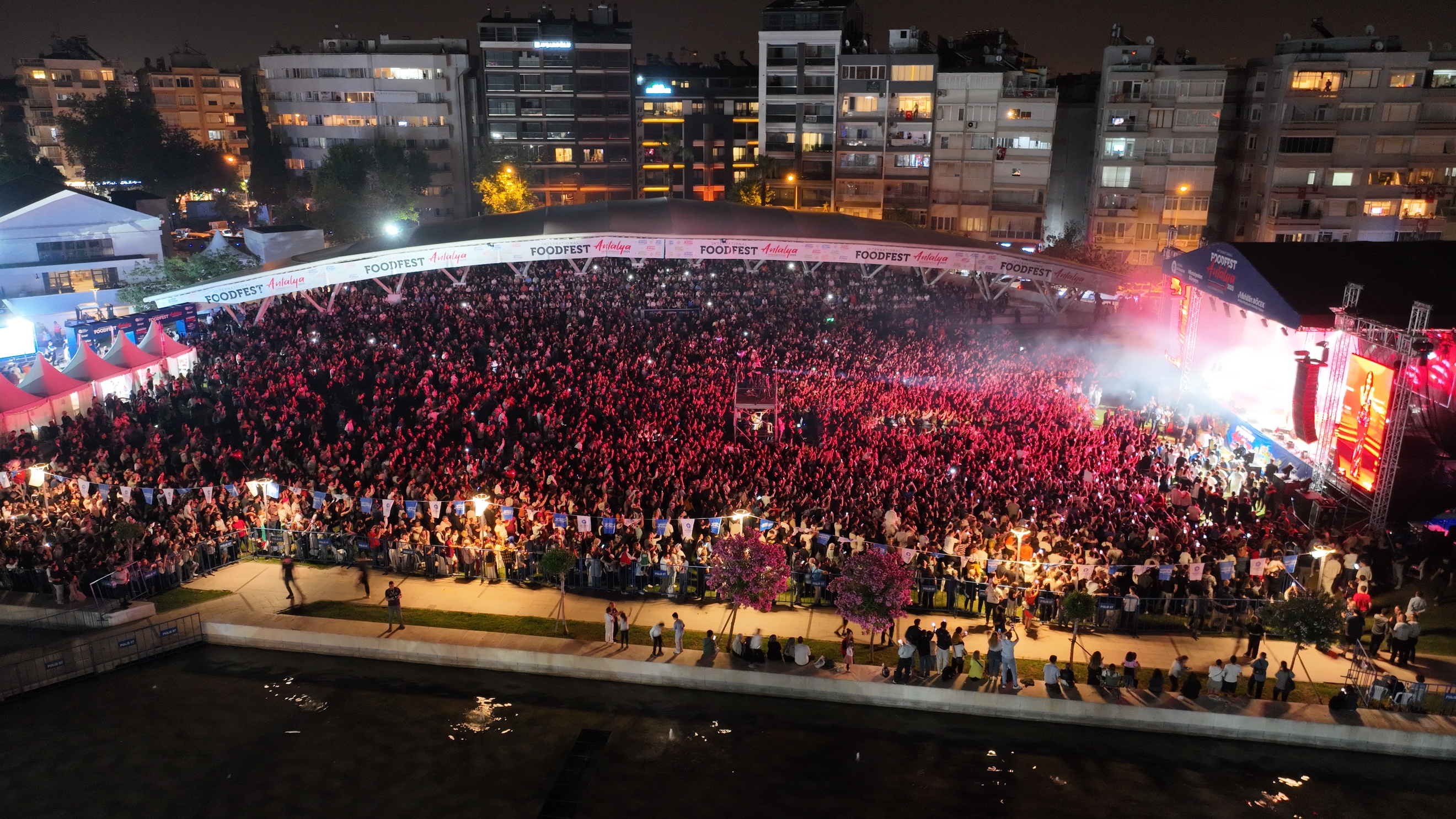 Antalyalılar Simge Ile Coştu (12)