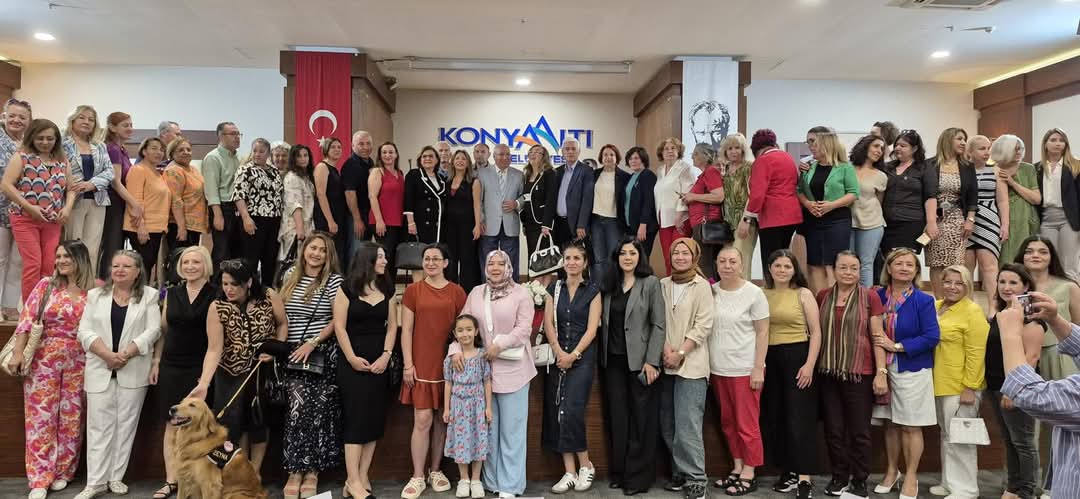 Antalya’nın Başarılı Kadınları Ödüllerini Aldı (6)